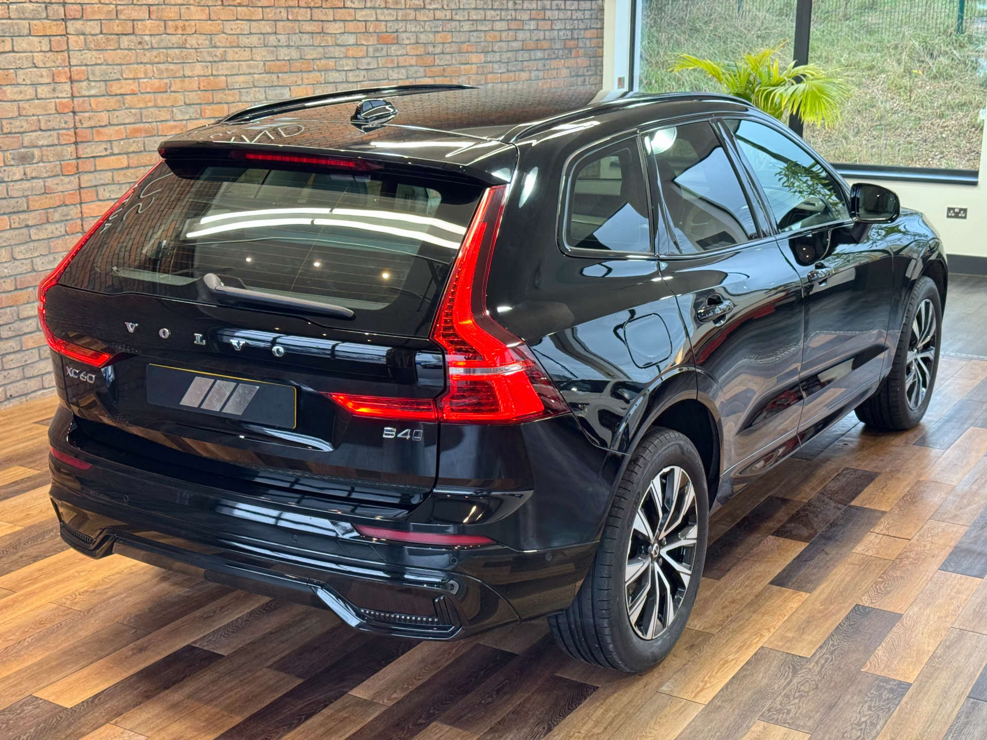 VOLVO XC60 2.0 XC60 + B4 MHEV AWD Auto 4WD 5dr #6