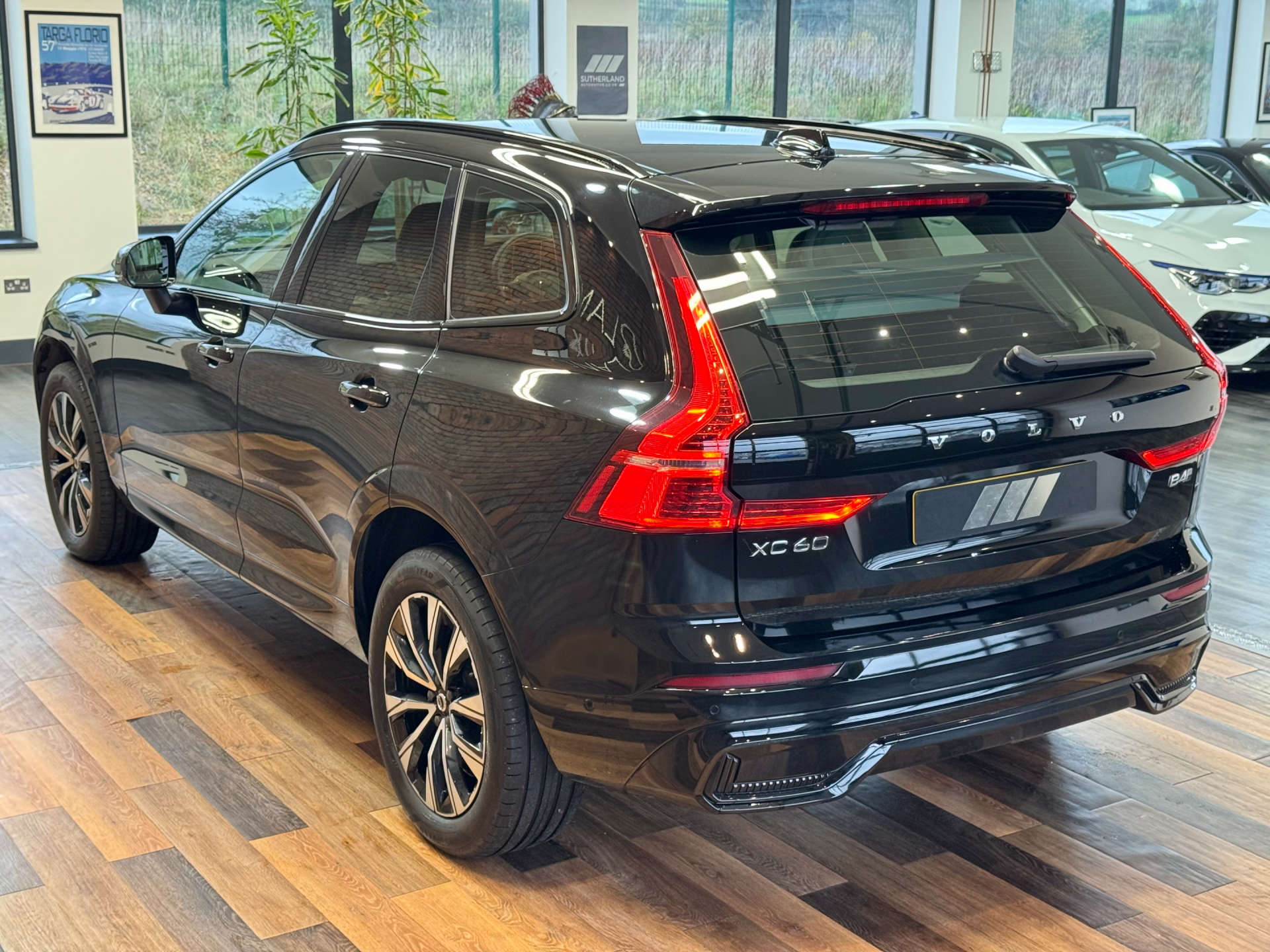 VOLVO XC60 2.0 XC60 + B4 MHEV AWD Auto 4WD 5dr #7
