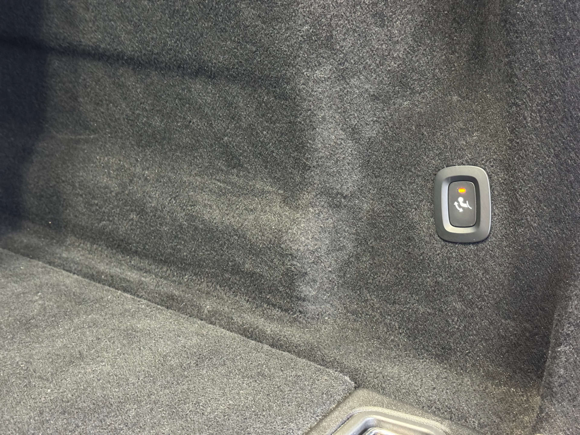 VOLVO XC60 2.0 XC60 + B4 MHEV AWD Auto 4WD 5dr #26