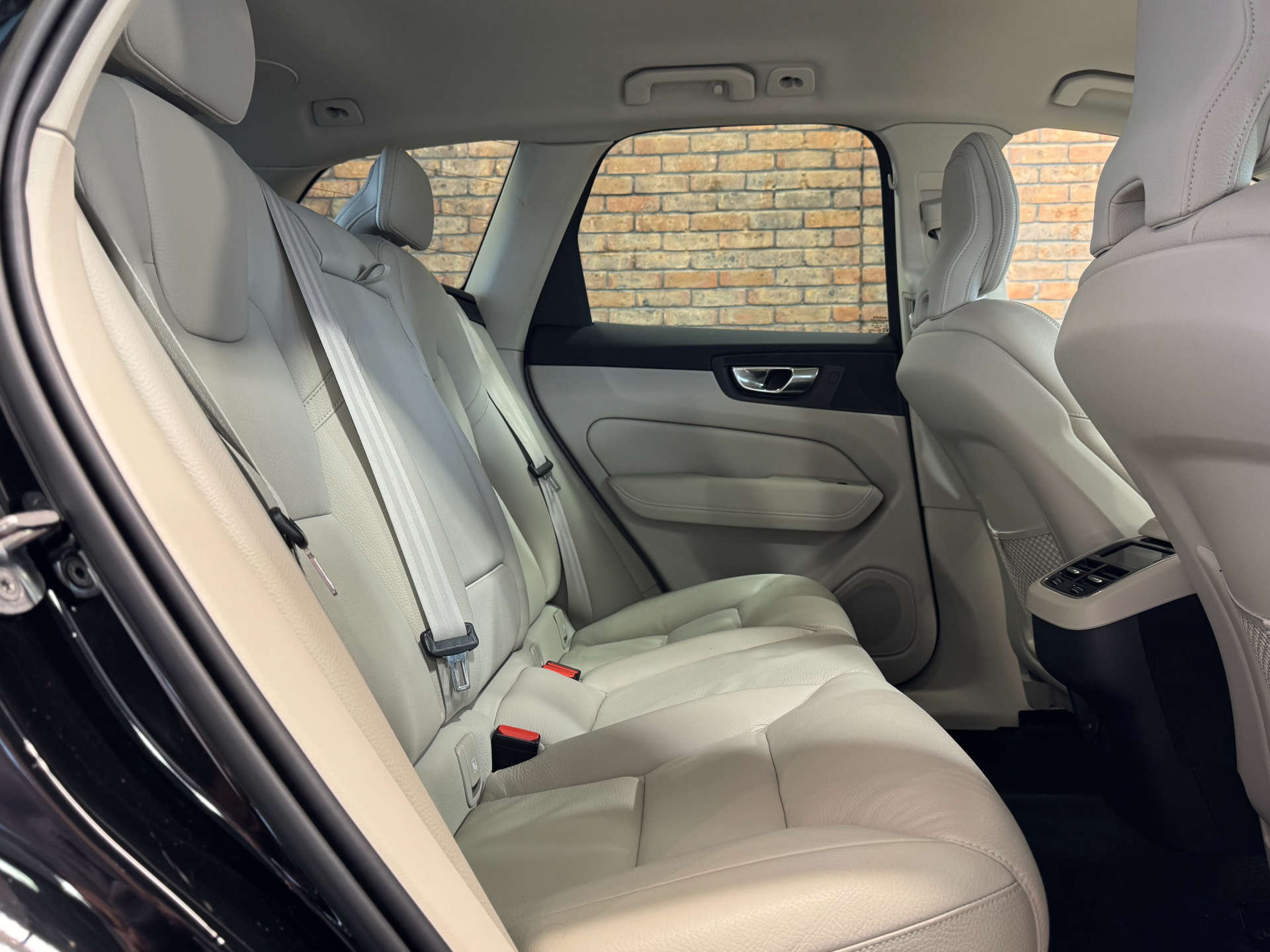 VOLVO XC60 2.0 XC60 + B4 MHEV AWD Auto 4WD 5dr #30