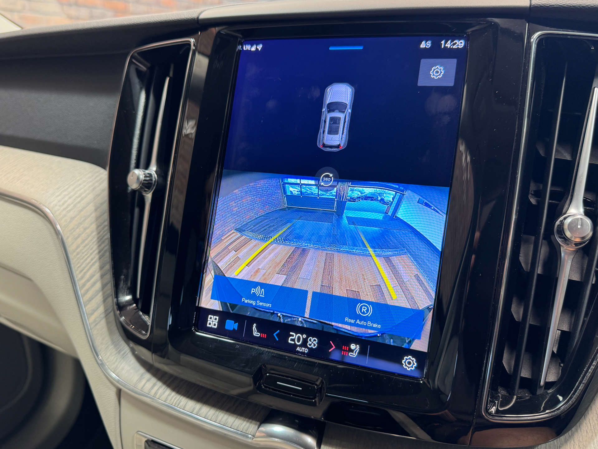 VOLVO XC60 2.0 XC60 + B4 MHEV AWD Auto 4WD 5dr #44