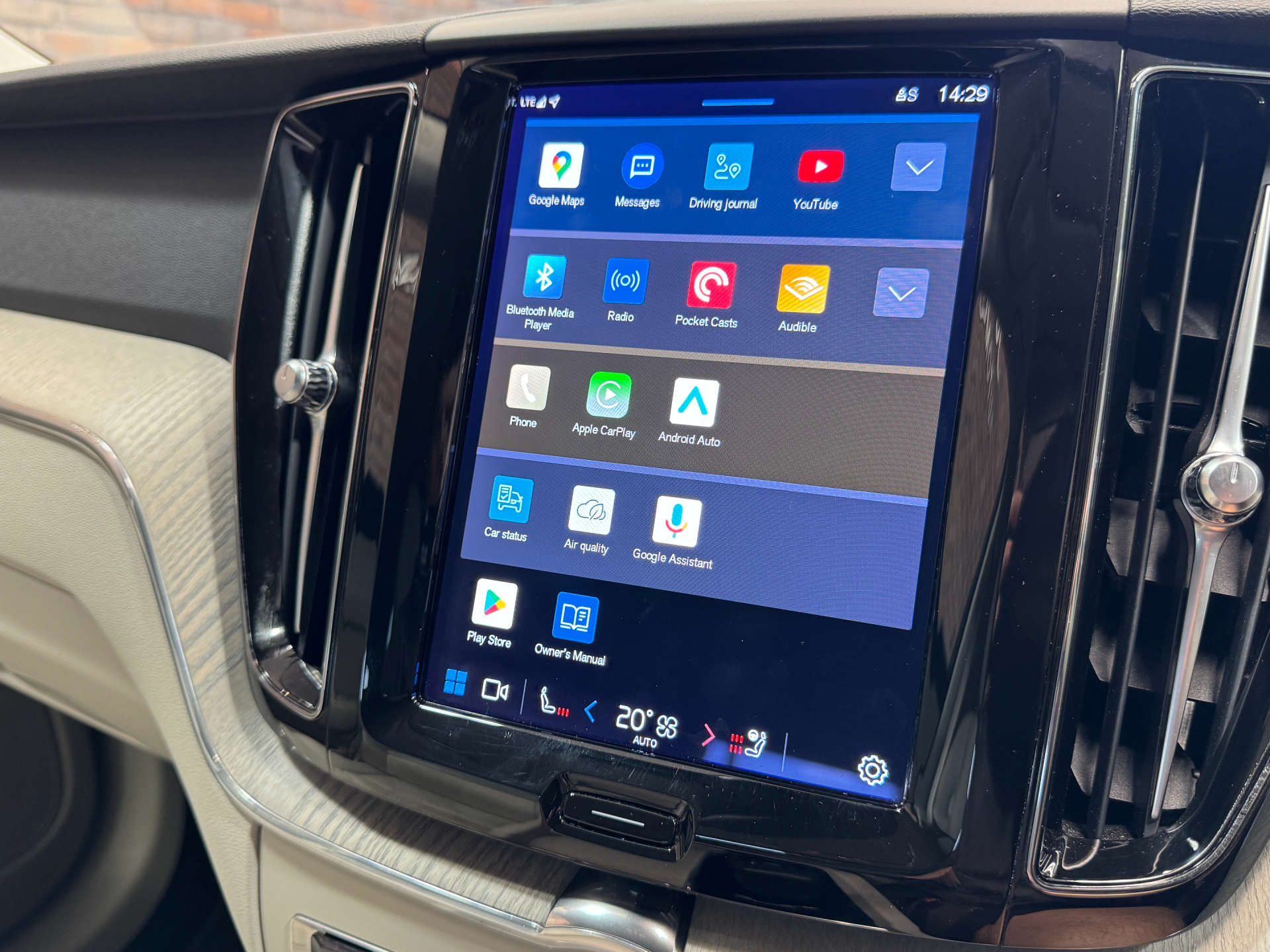 VOLVO XC60 2.0 XC60 + B4 MHEV AWD Auto 4WD 5dr #45