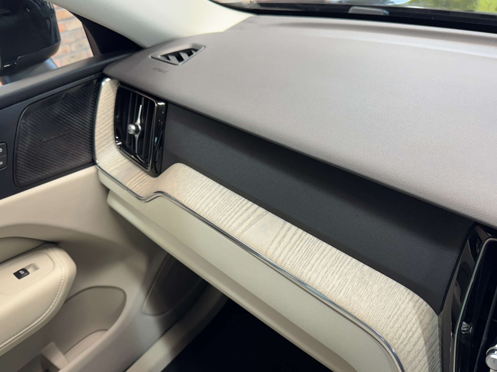 VOLVO XC60 2.0 XC60 + B4 MHEV AWD Auto 4WD 5dr #50