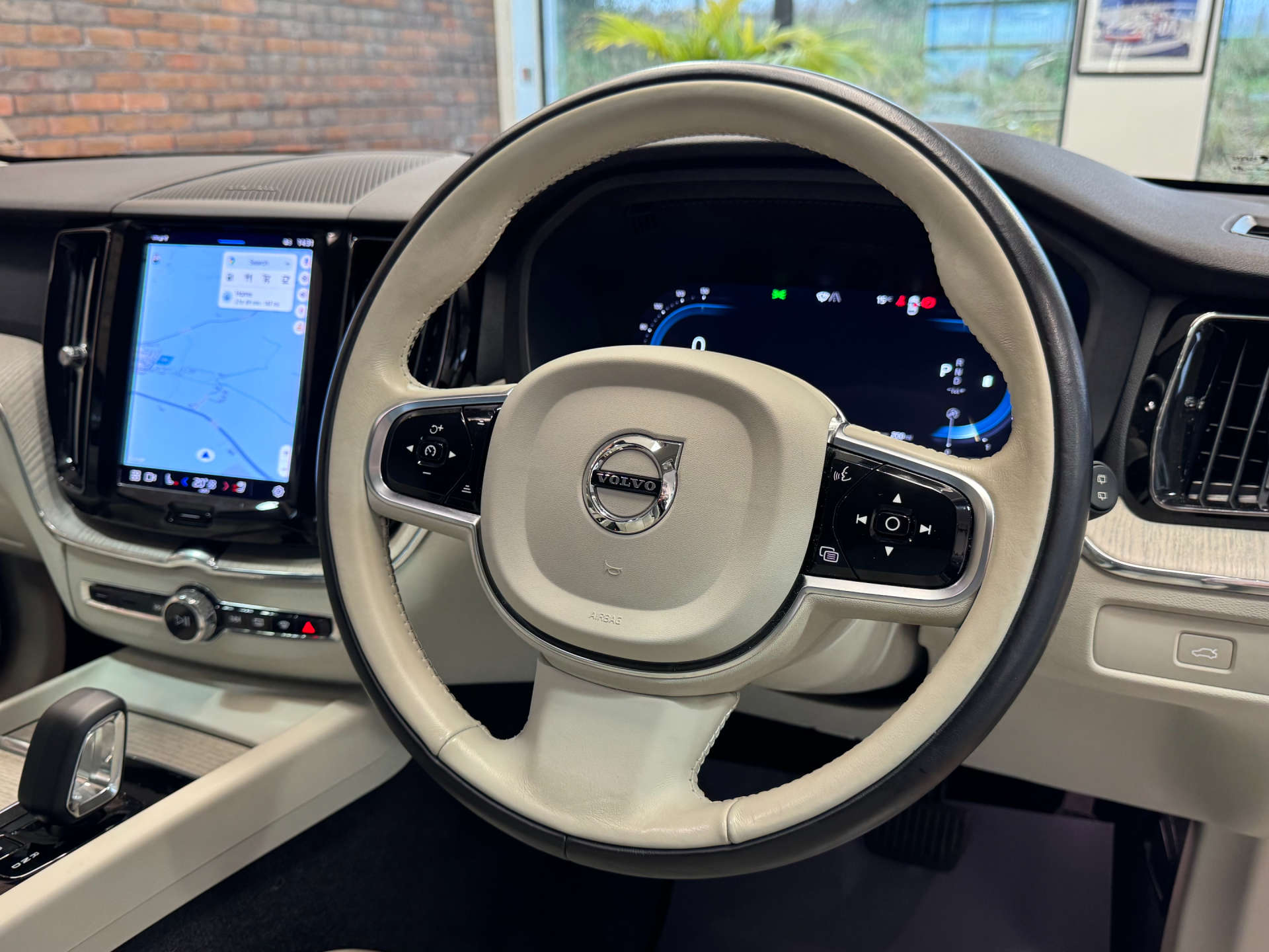 VOLVO XC60 2.0 XC60 + B4 MHEV AWD Auto 4WD 5dr #53