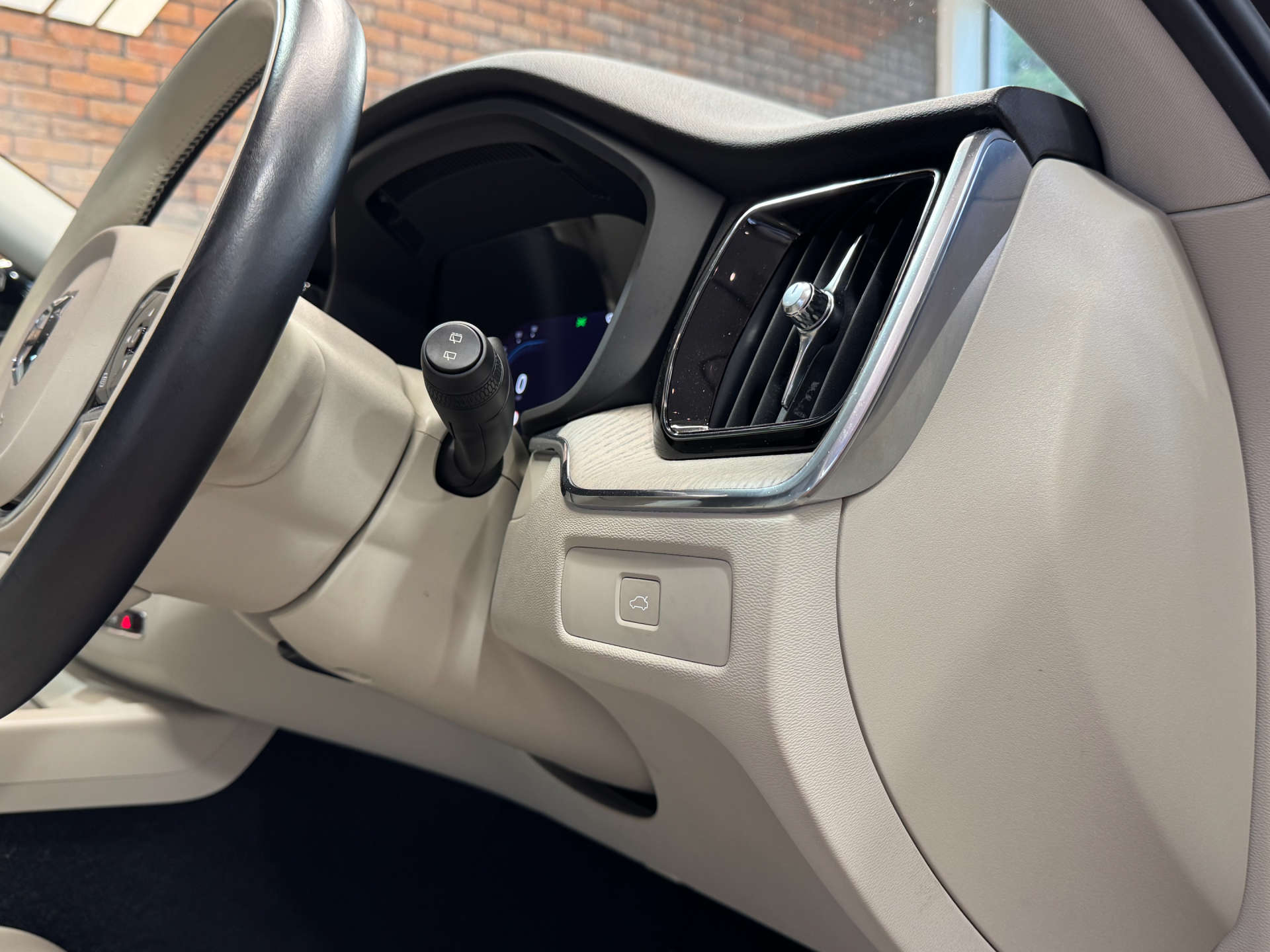 VOLVO XC60 2.0 XC60 + B4 MHEV AWD Auto 4WD 5dr #54