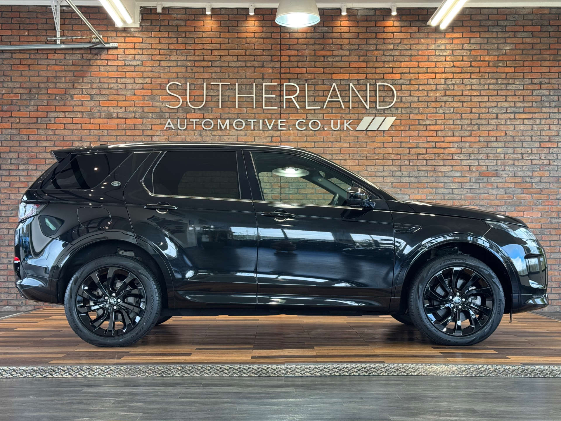 LAND ROVER DISCOVERY SPORT 1.5 Discovery Sport R-Dynamic HSE P300e Auto 4WD 5dr #2