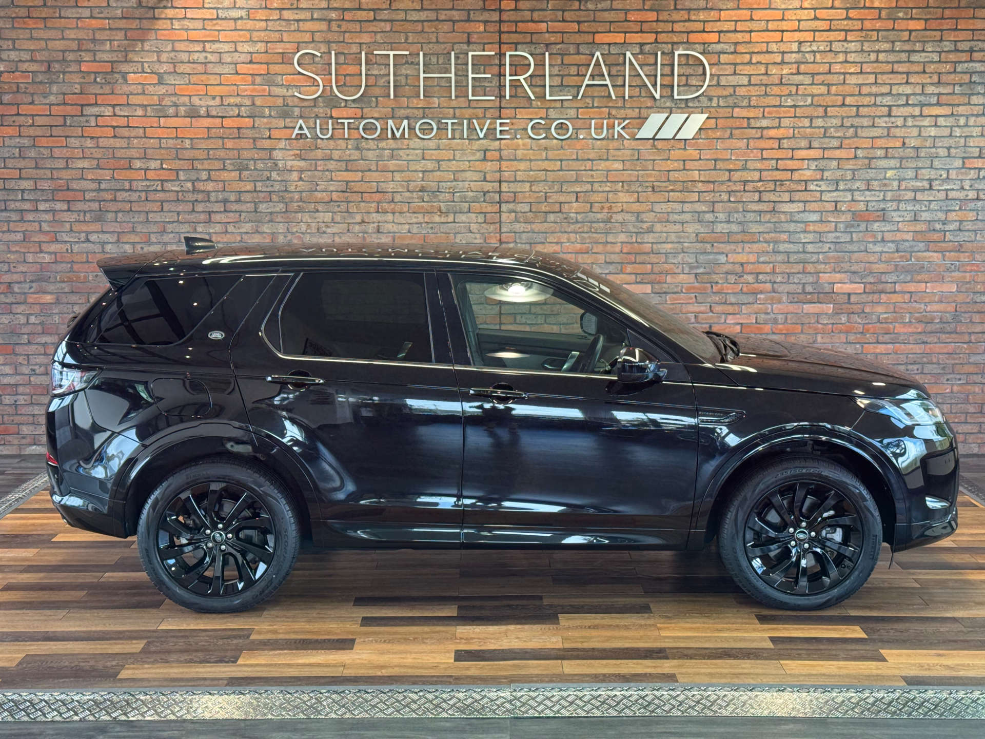 LAND ROVER DISCOVERY SPORT 1.5 Discovery Sport R-Dynamic HSE P300e Auto 4WD 5dr #3