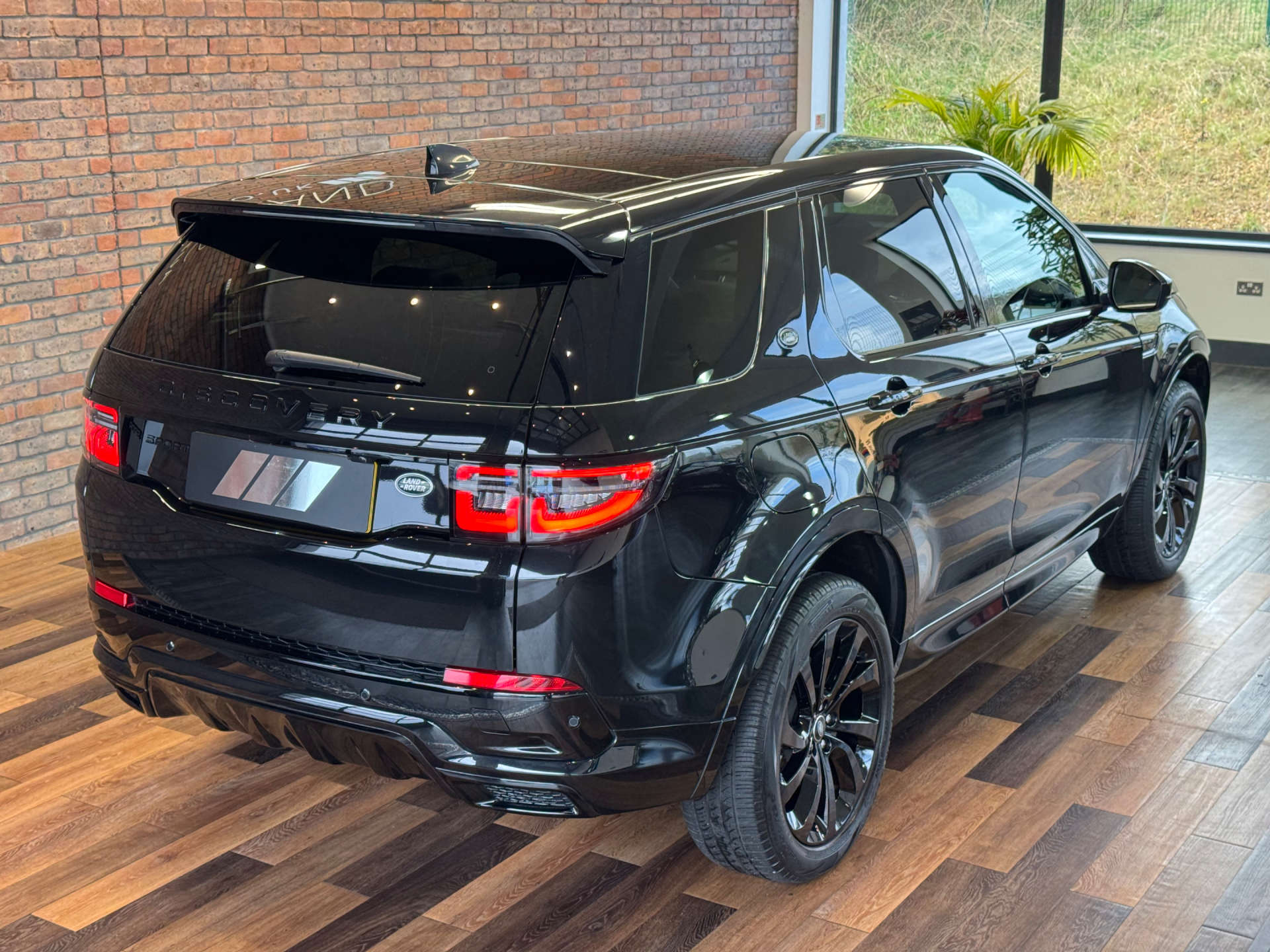 LAND ROVER DISCOVERY SPORT 1.5 Discovery Sport R-Dynamic HSE P300e Auto 4WD 5dr #6