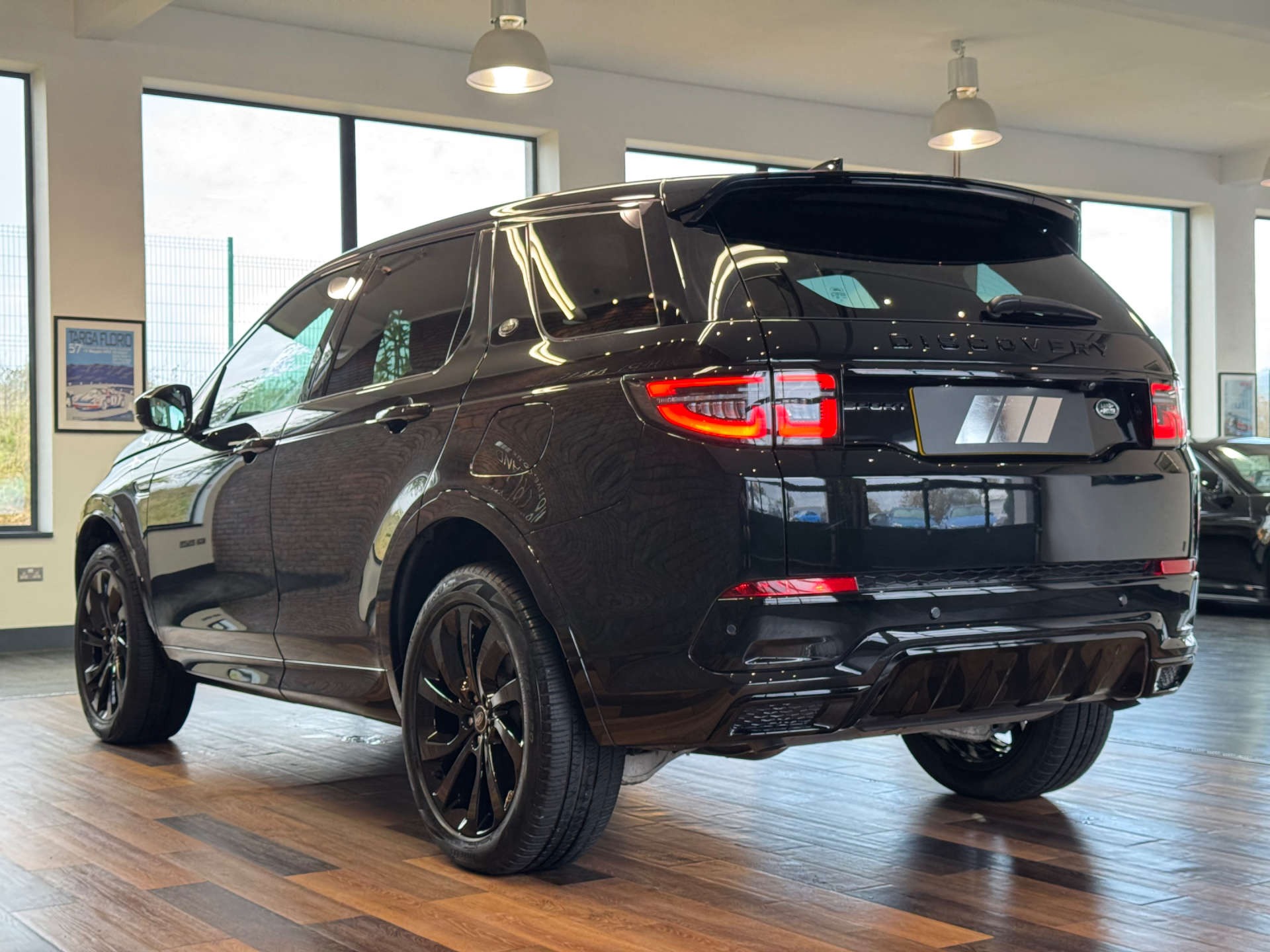 LAND ROVER DISCOVERY SPORT 1.5 Discovery Sport R-Dynamic HSE P300e Auto 4WD 5dr #7