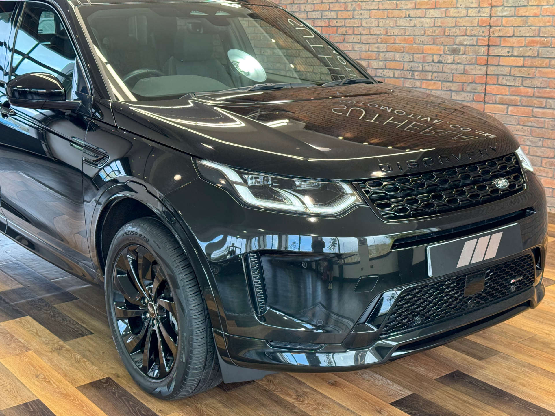 LAND ROVER DISCOVERY SPORT 1.5 Discovery Sport R-Dynamic HSE P300e Auto 4WD 5dr #10