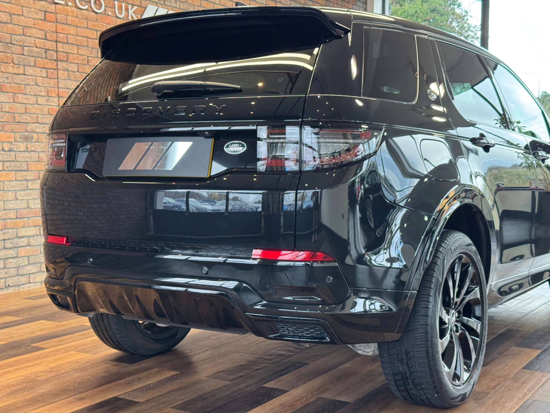 LAND ROVER DISCOVERY SPORT 1.5 Discovery Sport R-Dynamic HSE P300e Auto 4WD 5dr #18