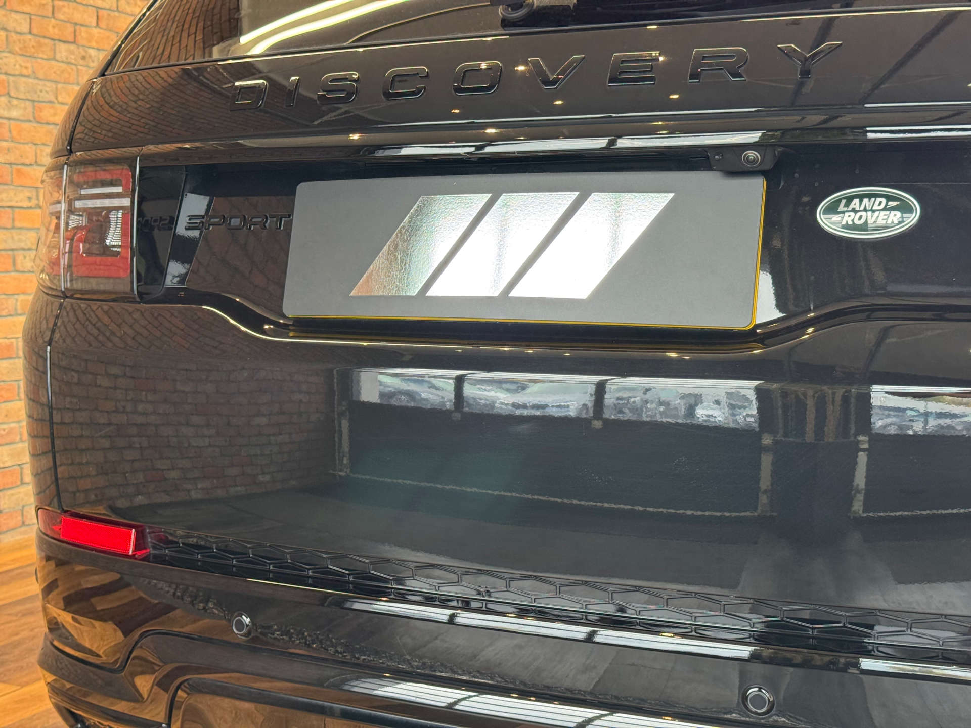 LAND ROVER DISCOVERY SPORT 1.5 Discovery Sport R-Dynamic HSE P300e Auto 4WD 5dr #19