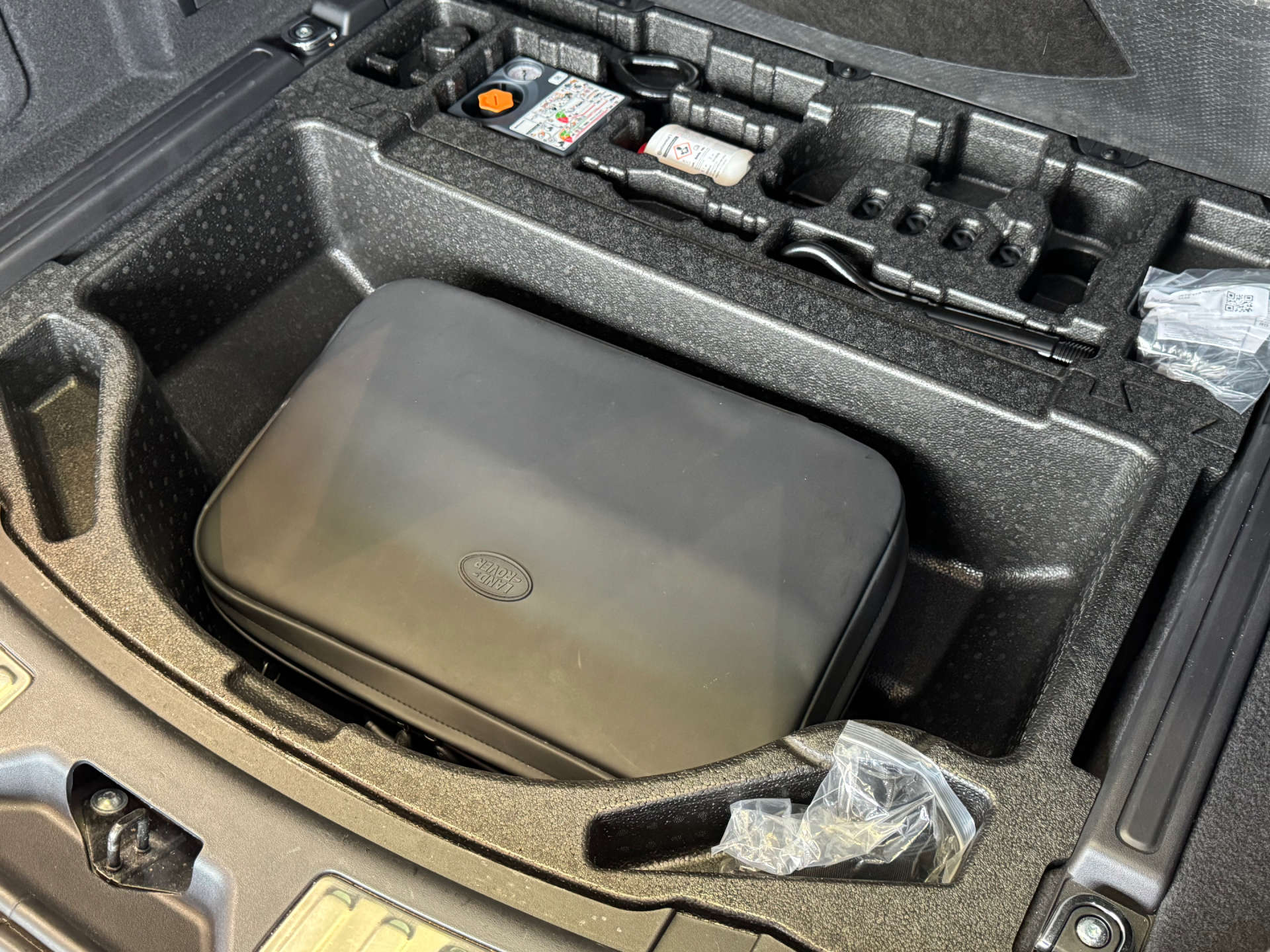 LAND ROVER DISCOVERY SPORT 1.5 Discovery Sport R-Dynamic HSE P300e Auto 4WD 5dr #22