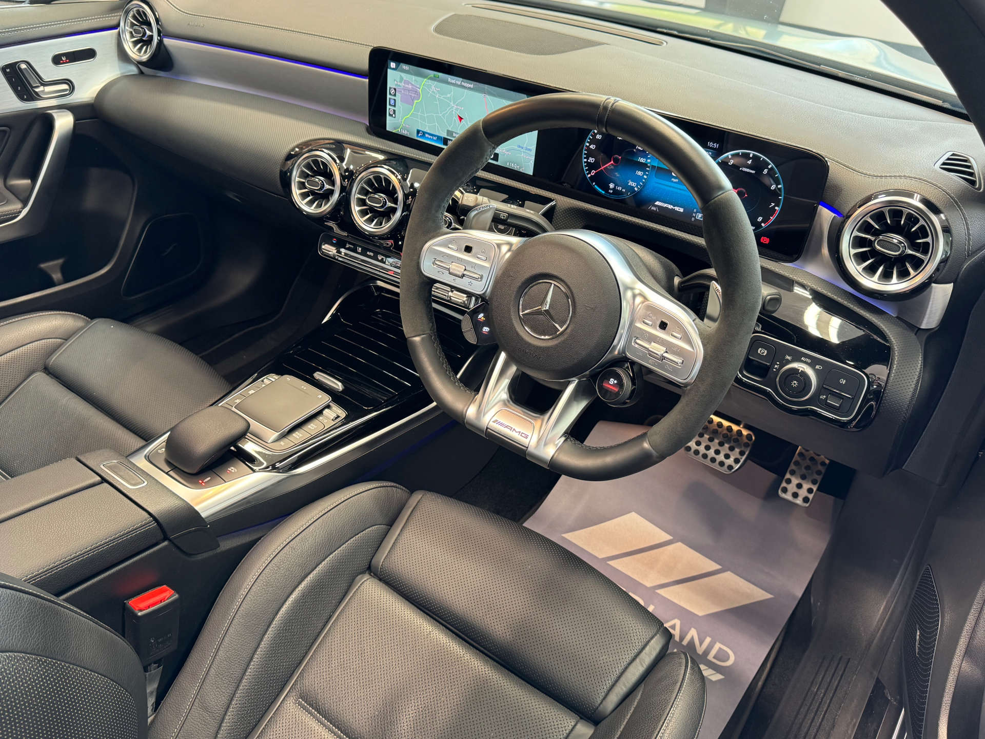 MERCEDES-BENZ A-CLASS 2.0 AMG A 45 S 4Matic+ + Auto 4WD 5dr #27