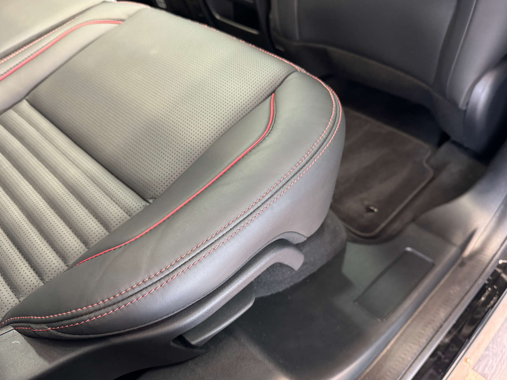 LAND ROVER DISCOVERY SPORT 1.5 Discovery Sport R-Dynamic HSE P300e Auto 4WD 5dr #27