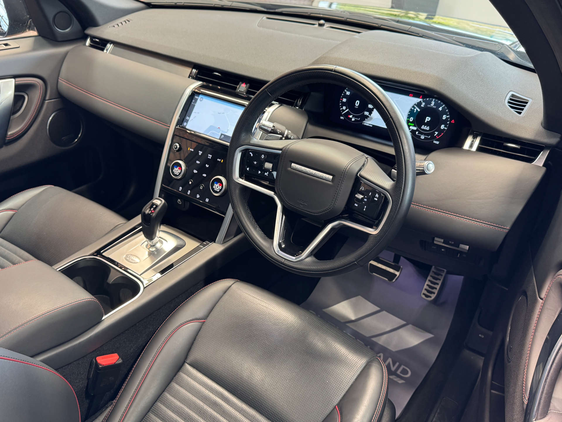 LAND ROVER DISCOVERY SPORT 1.5 Discovery Sport R-Dynamic HSE P300e Auto 4WD 5dr #29