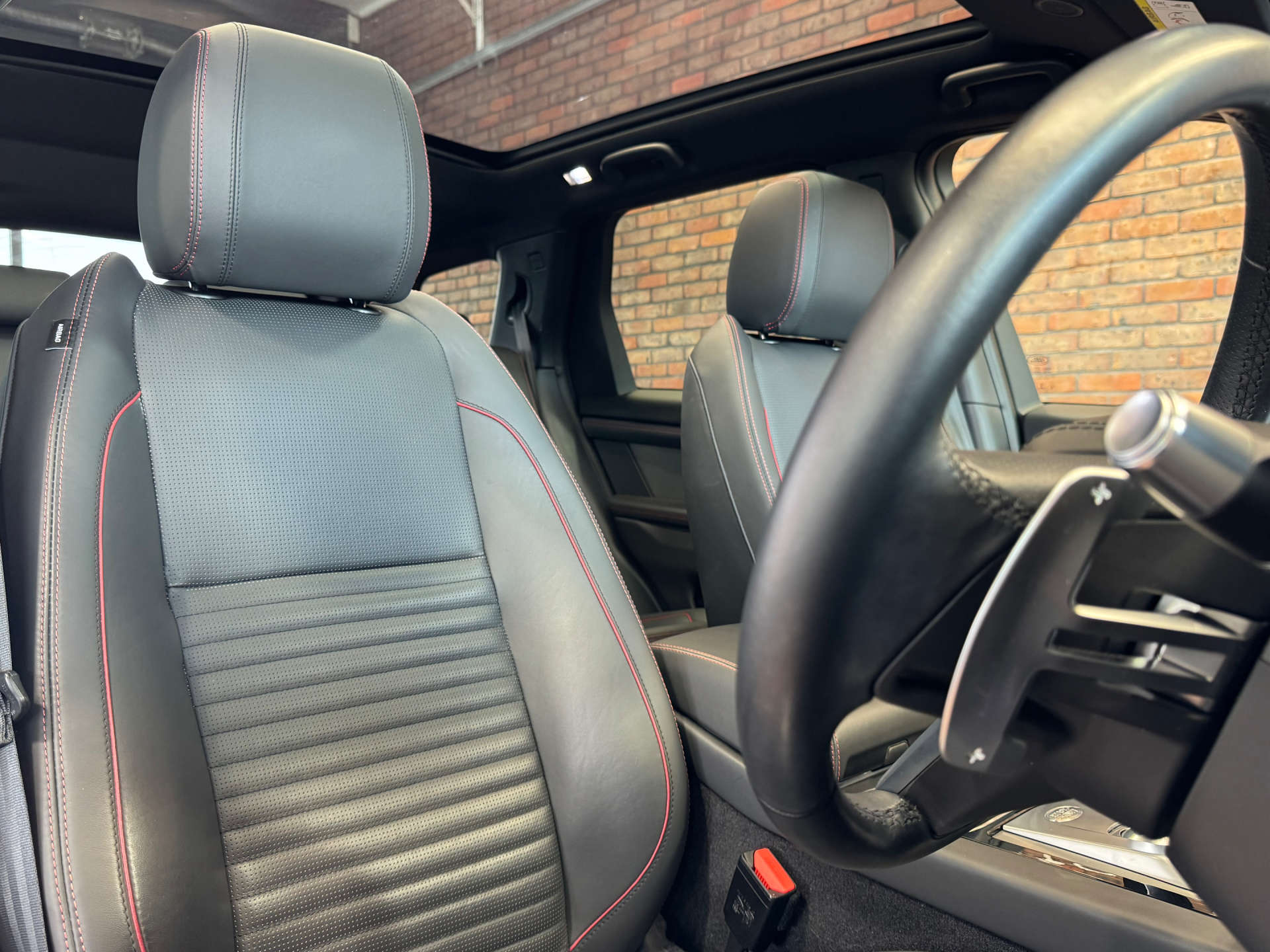 LAND ROVER DISCOVERY SPORT 1.5 Discovery Sport R-Dynamic HSE P300e Auto 4WD 5dr #30