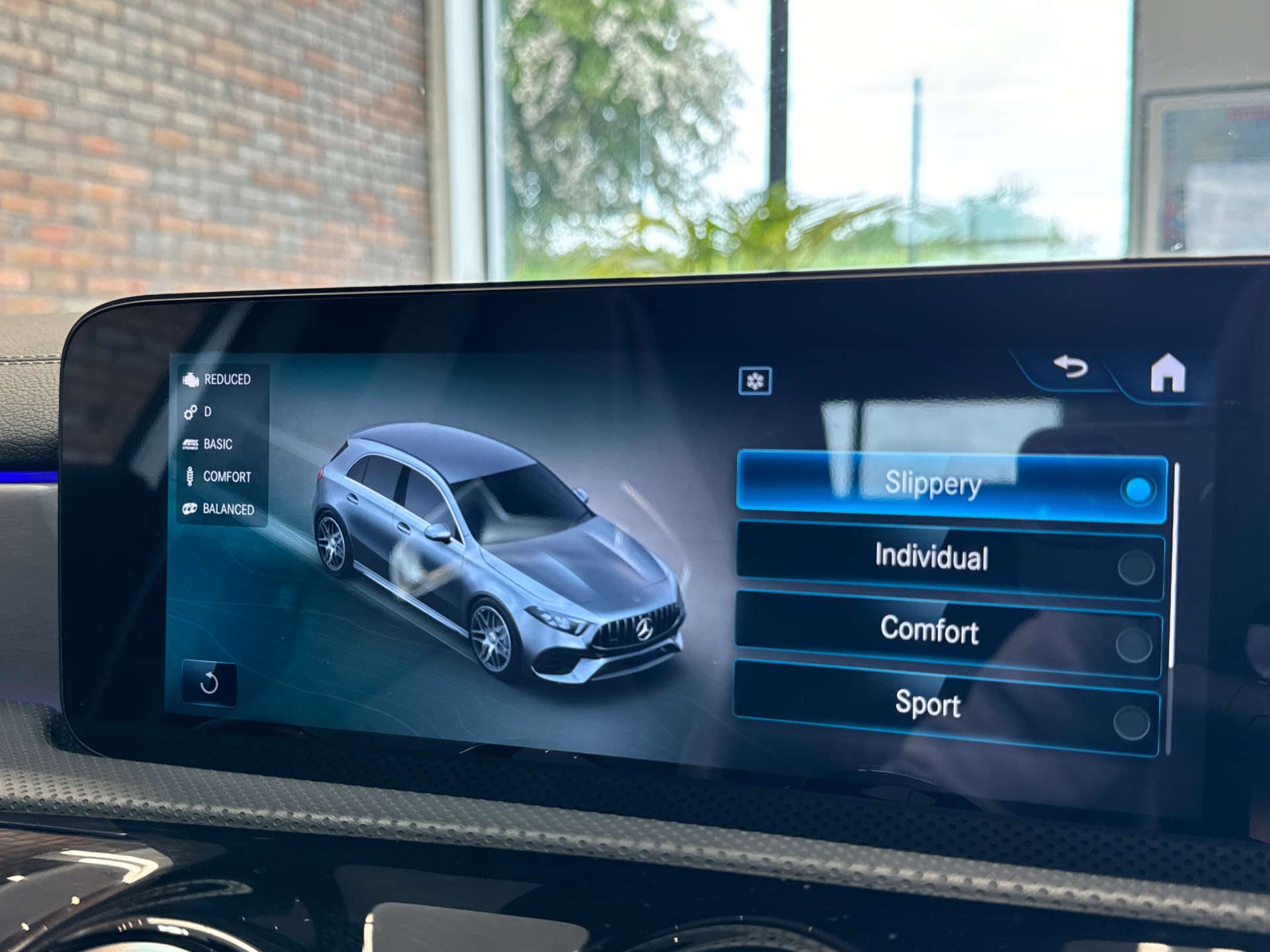 MERCEDES-BENZ A-CLASS 2.0 AMG A 45 S 4Matic+ + Auto 4WD 5dr #38