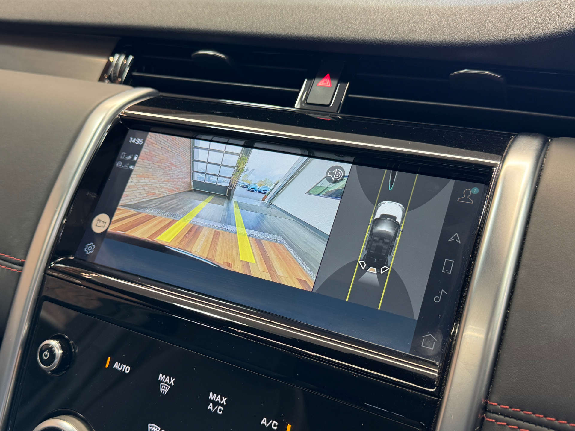 LAND ROVER DISCOVERY SPORT 1.5 Discovery Sport R-Dynamic HSE P300e Auto 4WD 5dr #38