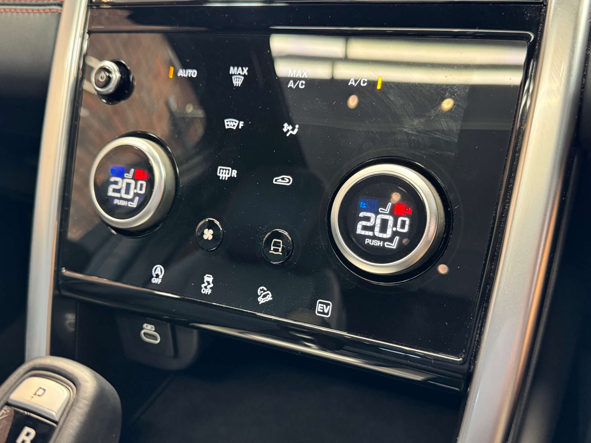 LAND ROVER DISCOVERY SPORT 1.5 Discovery Sport R-Dynamic HSE P300e Auto 4WD 5dr #44