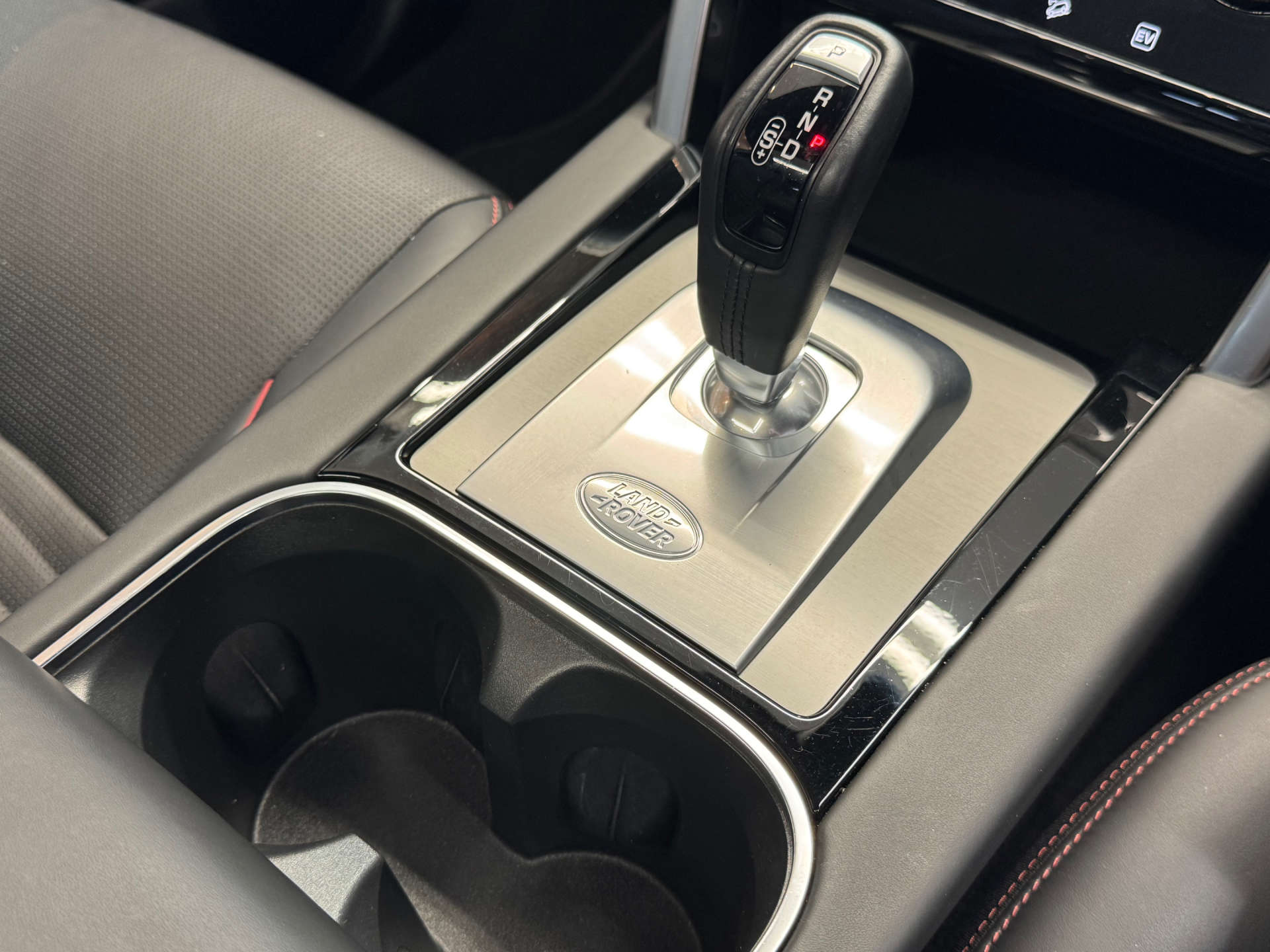 LAND ROVER DISCOVERY SPORT 1.5 Discovery Sport R-Dynamic HSE P300e Auto 4WD 5dr #46