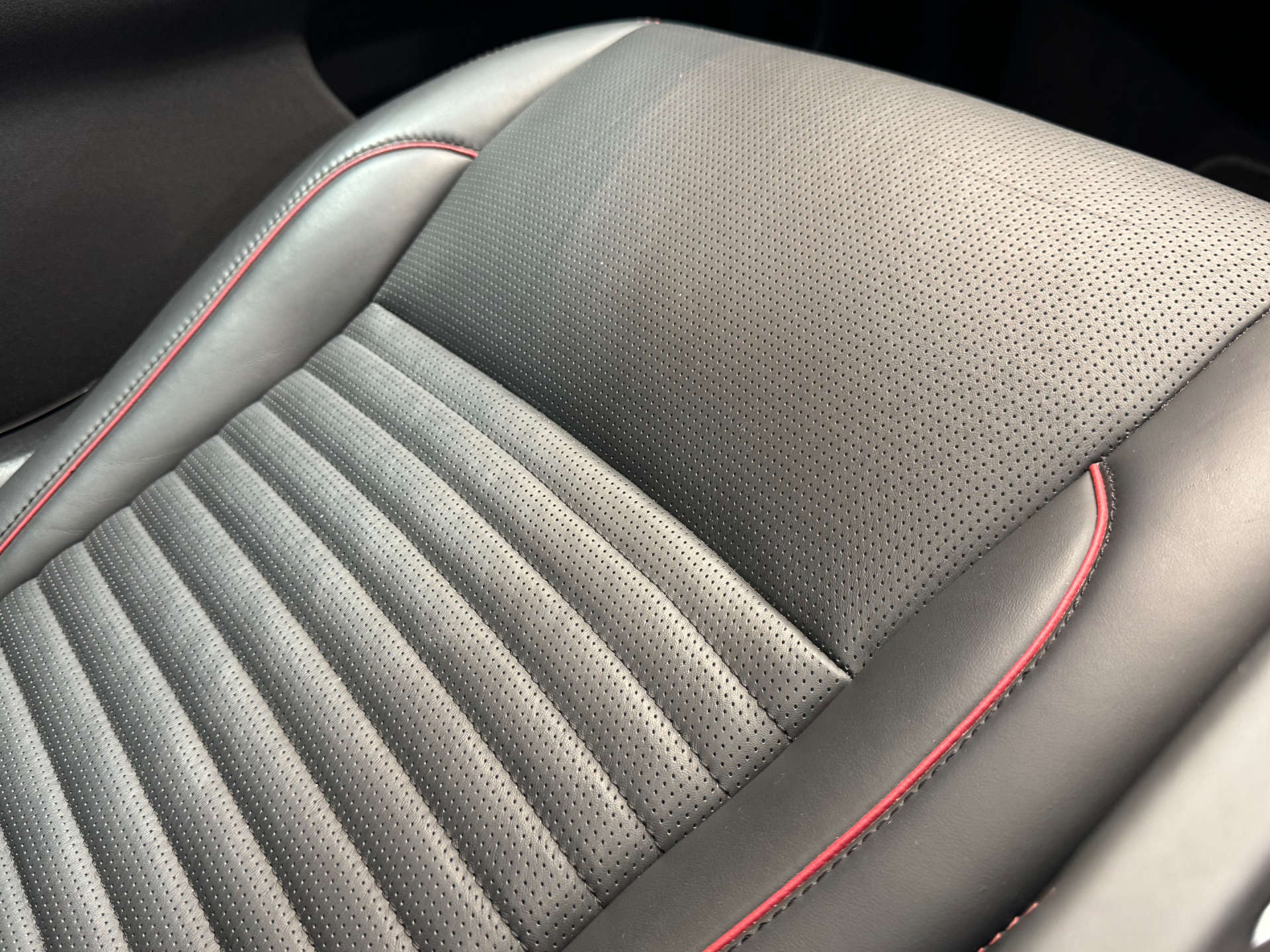 LAND ROVER DISCOVERY SPORT 1.5 Discovery Sport R-Dynamic HSE P300e Auto 4WD 5dr #49