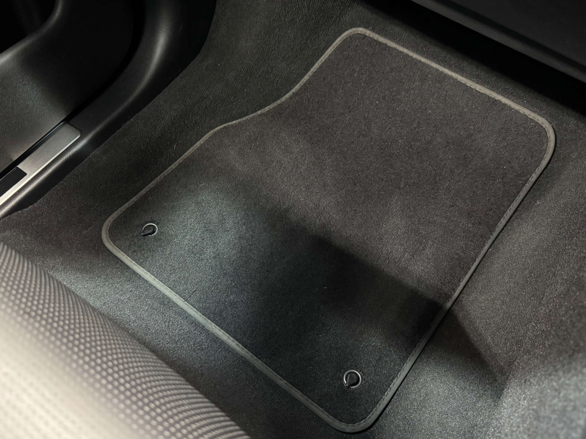 LAND ROVER DISCOVERY SPORT 1.5 Discovery Sport R-Dynamic HSE P300e Auto 4WD 5dr #52