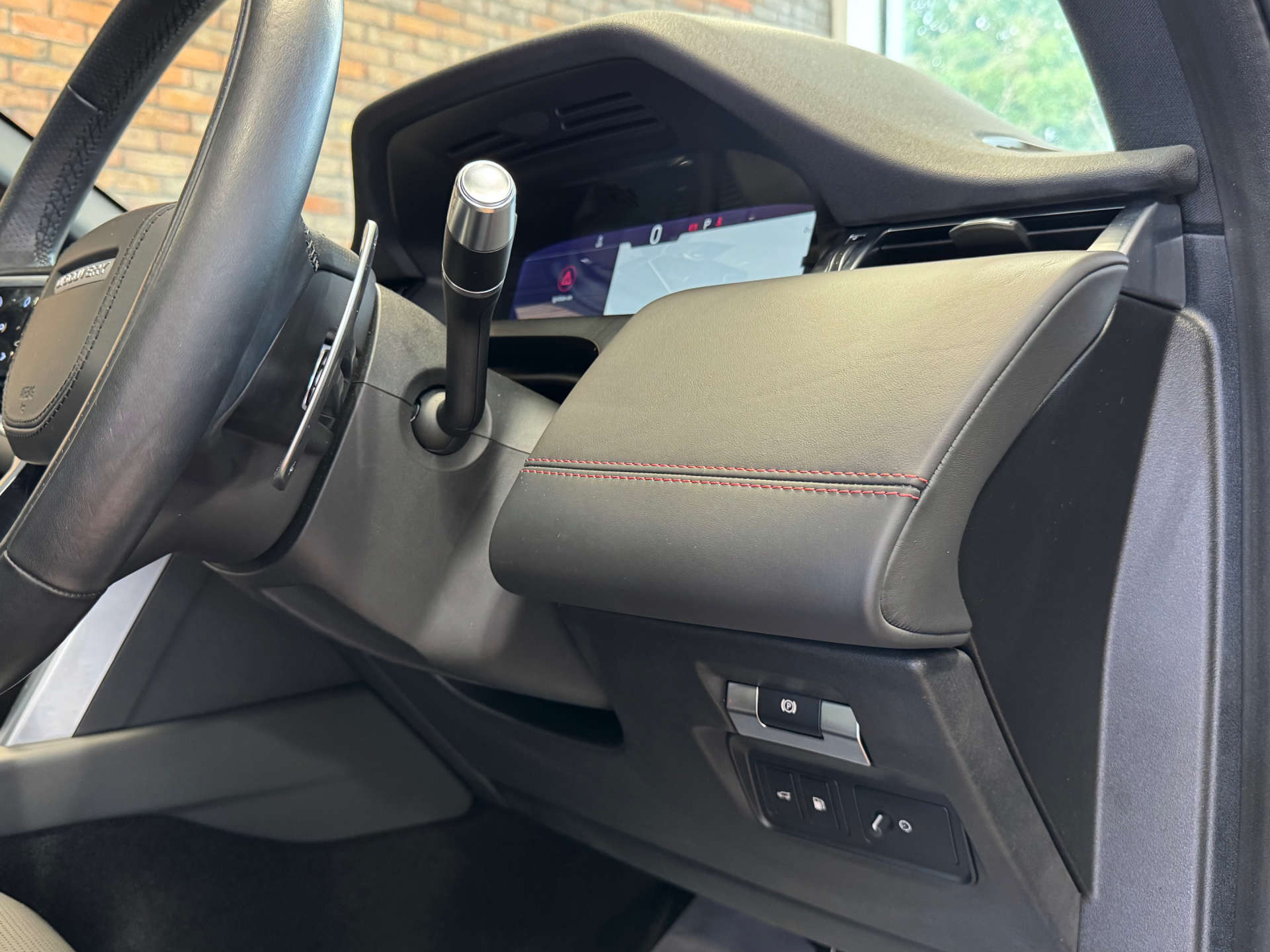 LAND ROVER DISCOVERY SPORT 1.5 Discovery Sport R-Dynamic HSE P300e Auto 4WD 5dr #59