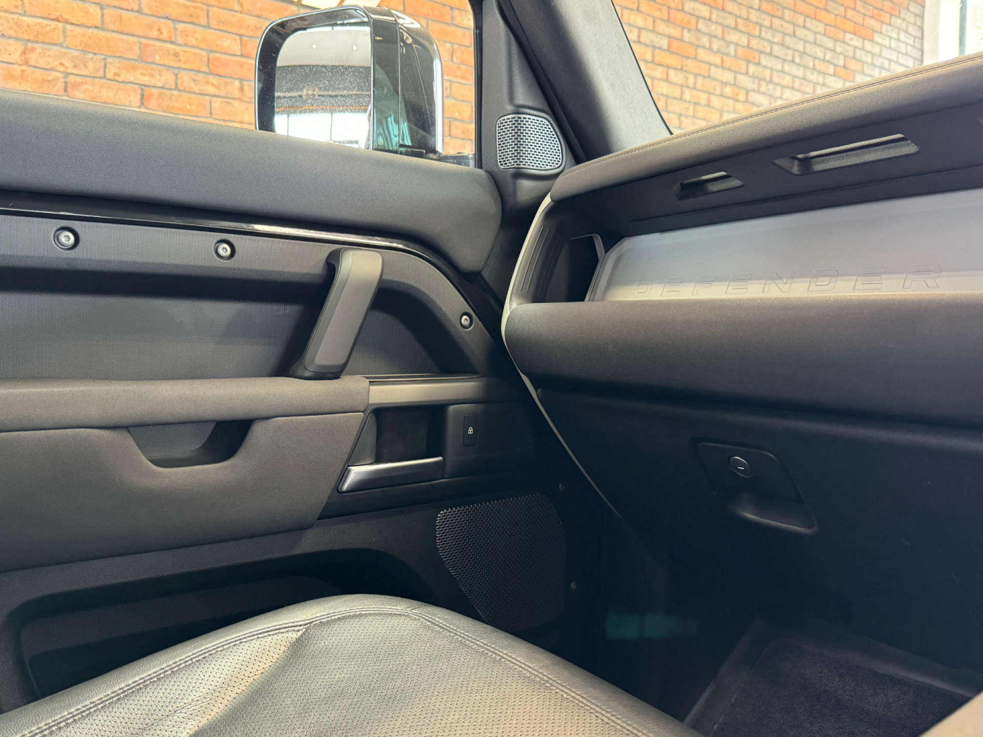 LAND ROVER DEFENDER 3.0 Defender S D MHEV Auto 4WD 3dr #51