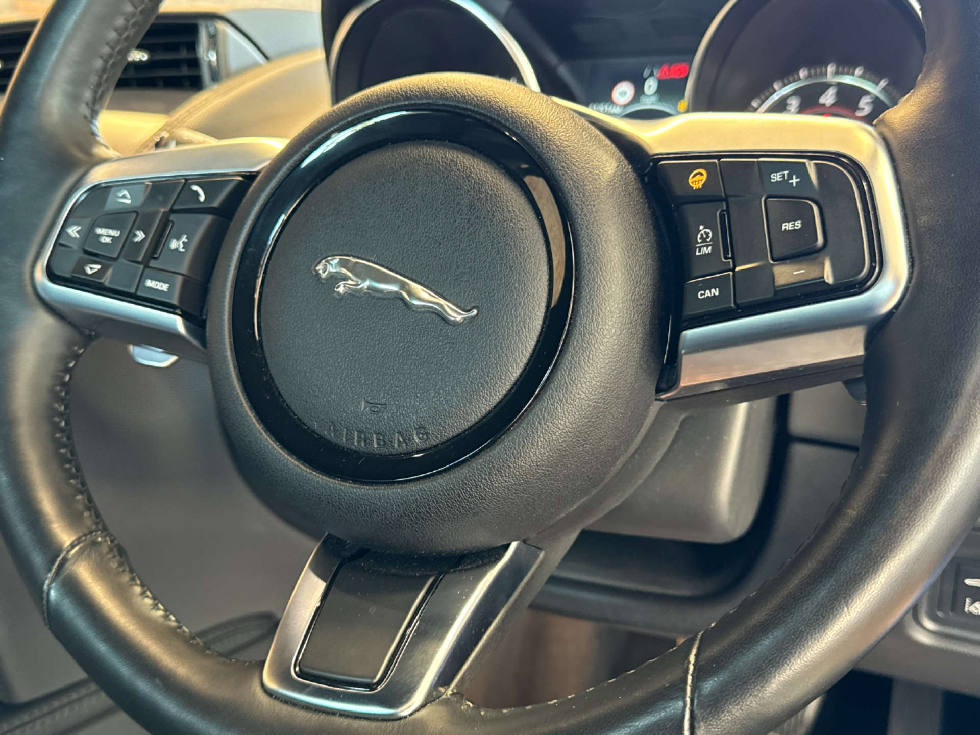 JAGUAR F-TYPE 3.0 F-Type V6 R-Dynamic Auto 3dr #70