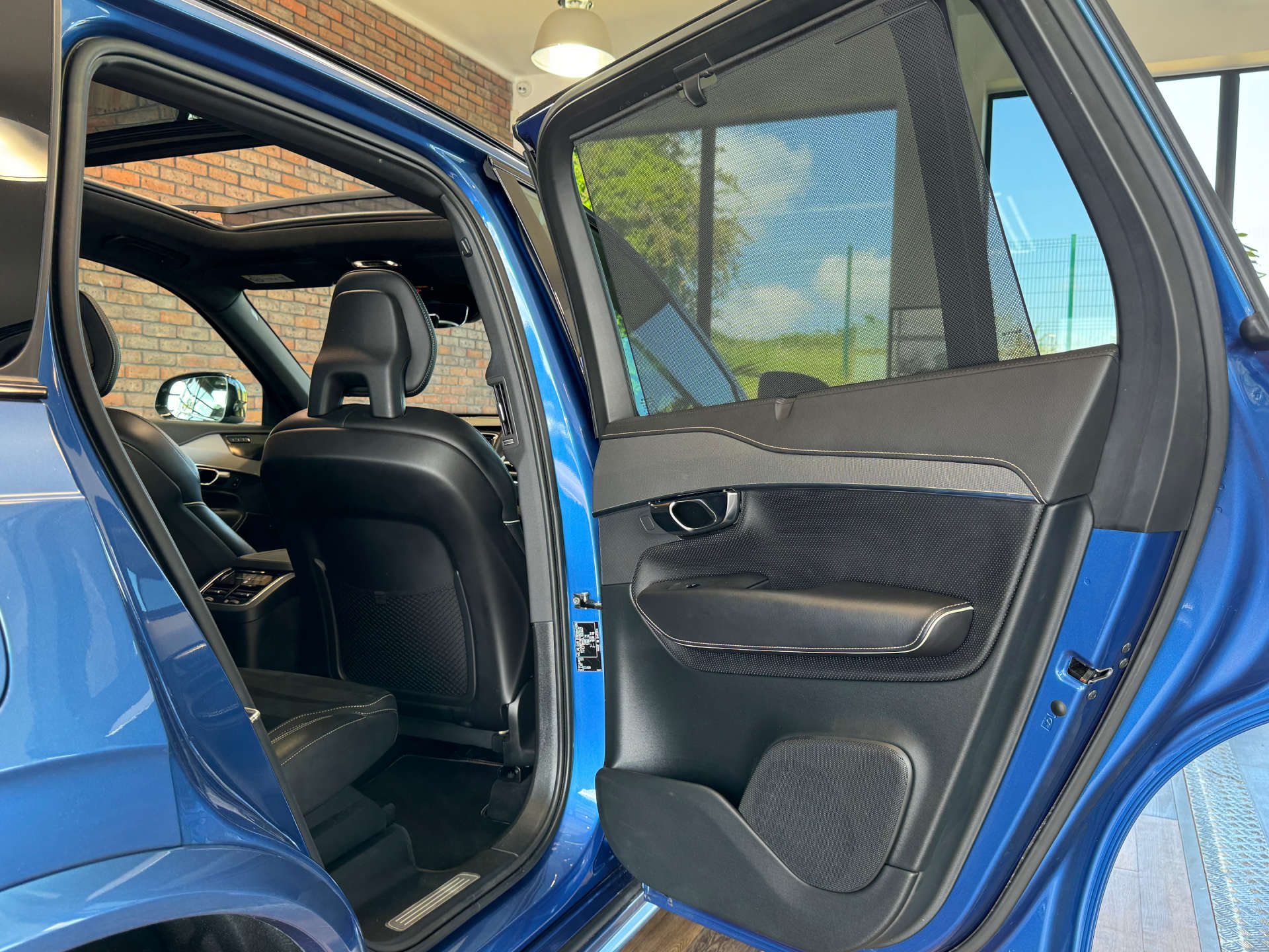 VOLVO XC90 2.0 XC90 R-Design Pro T8 PHEV AWD Auto 4WD 5dr #40