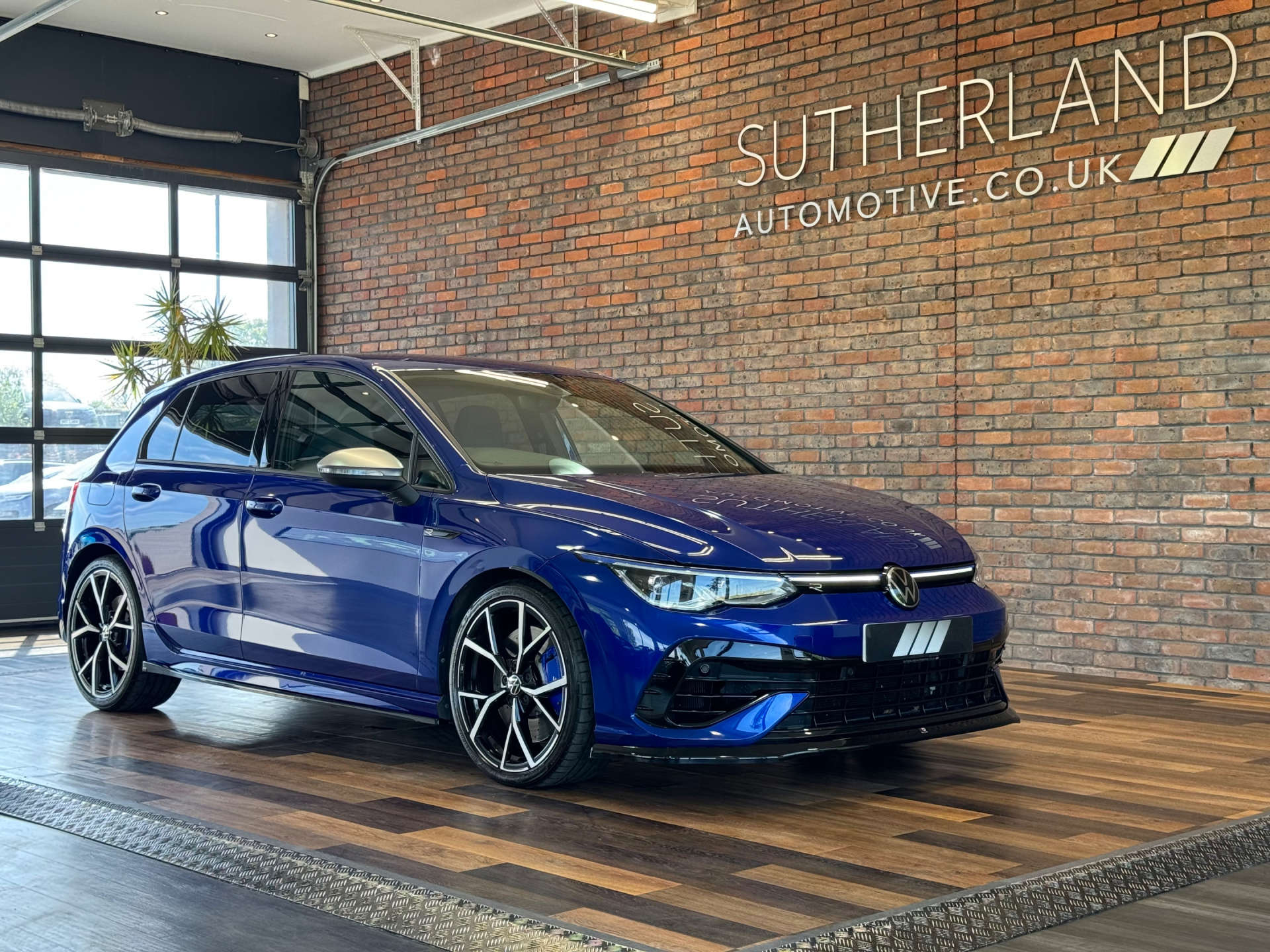 VOLKSWAGEN GOLF 2.0 Golf R TSi 4Motion Semi-Auto 4WD 5dr #4