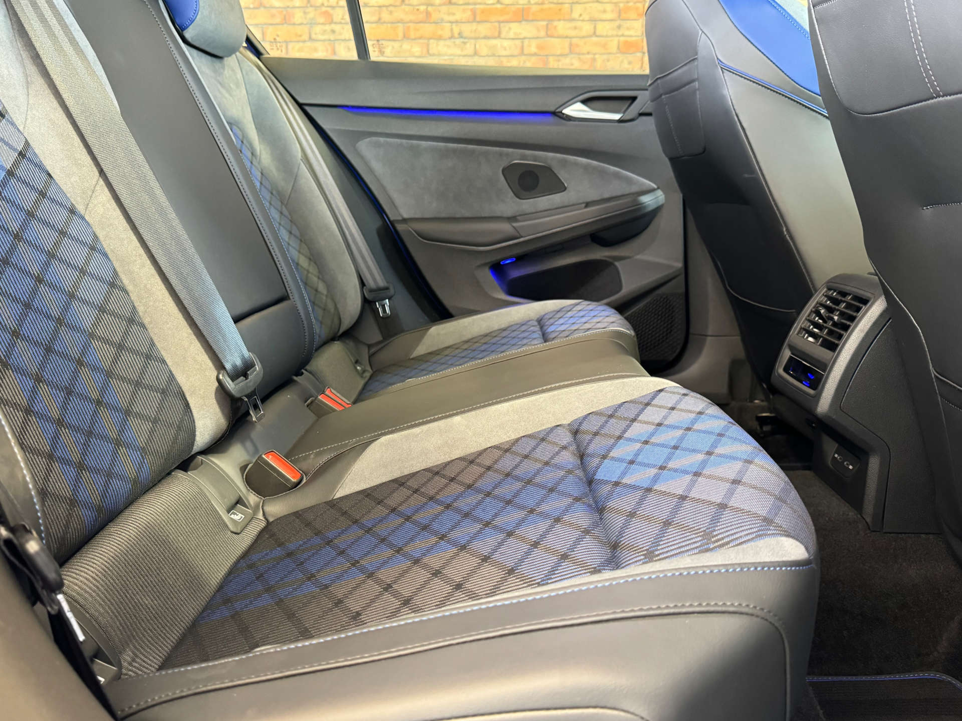 VOLKSWAGEN GOLF 2.0 Golf R TSi 4Motion Semi-Auto 4WD 5dr #26