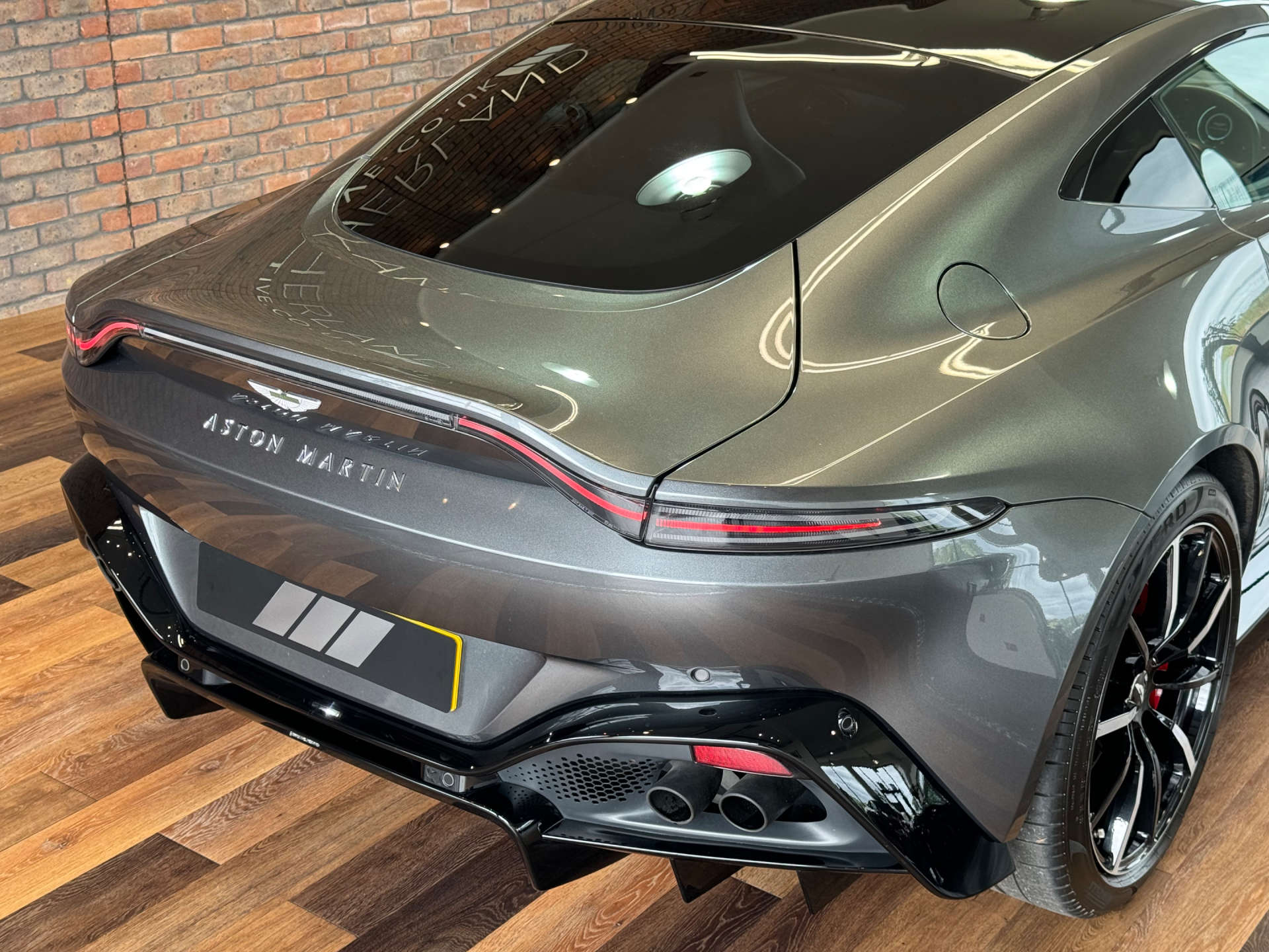 ASTON MARTIN VANTAGE 4.0 Vantage V8 Auto 3dr #26