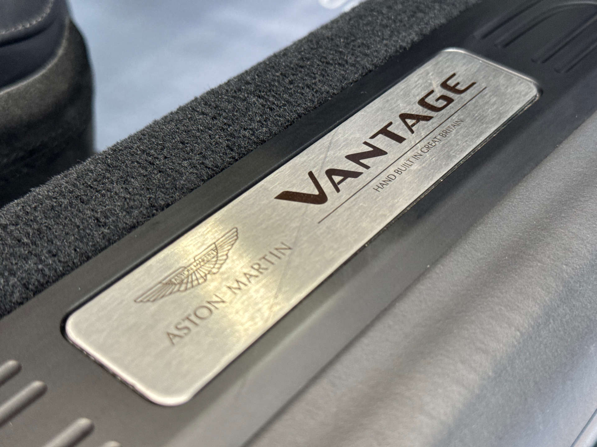 ASTON MARTIN VANTAGE 4.0 Vantage V8 Auto 3dr #39
