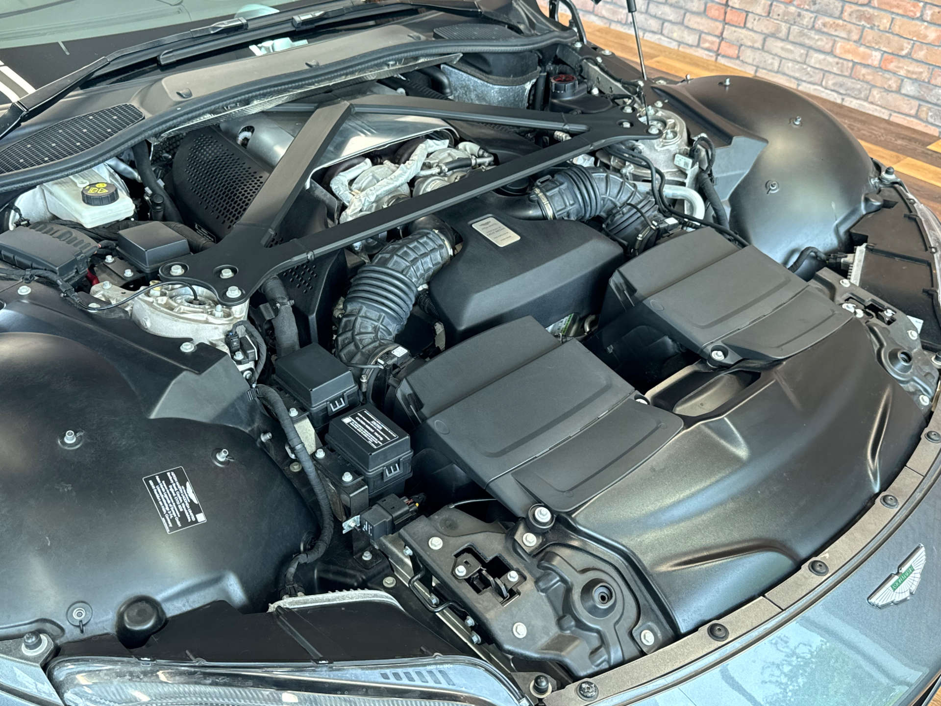 ASTON MARTIN VANTAGE 4.0 Vantage V8 Auto 3dr #69