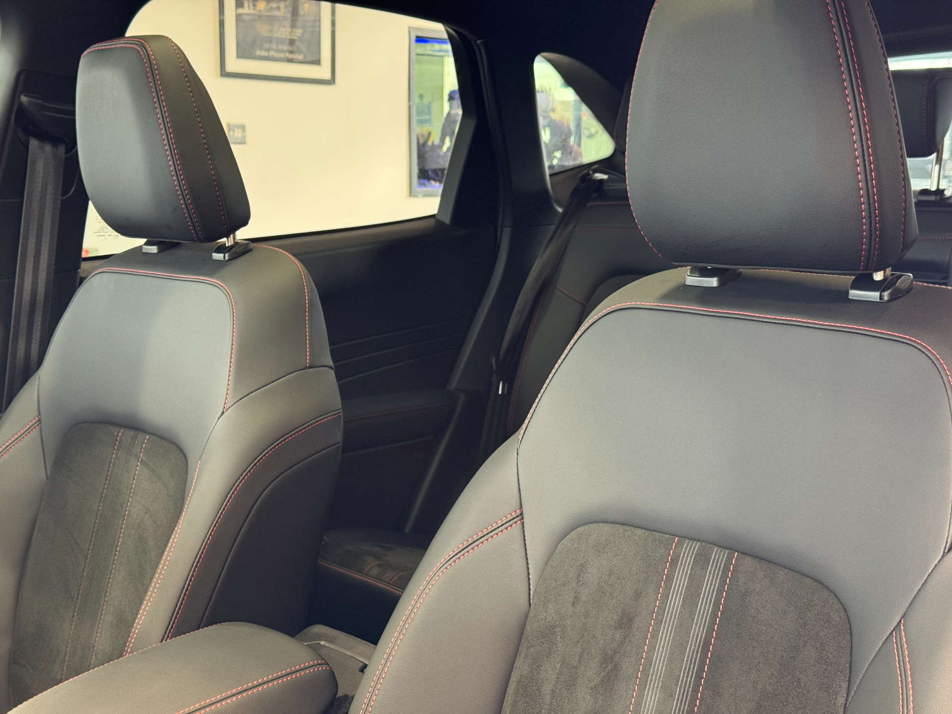 FORD KUGA 2.5 Kuga Active HEV CVT 5dr #33