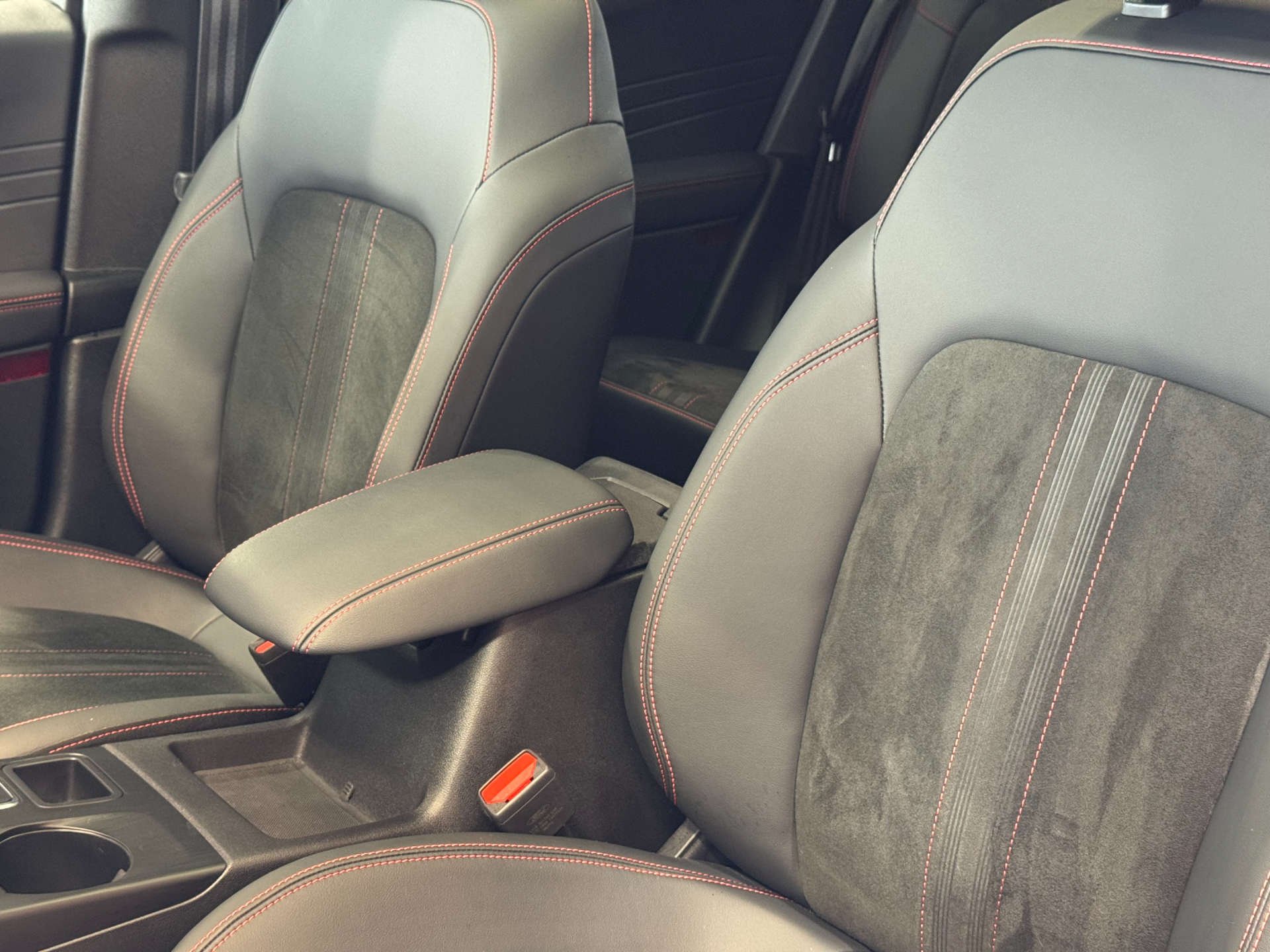 FORD KUGA 2.5 Kuga Active HEV CVT 5dr #34