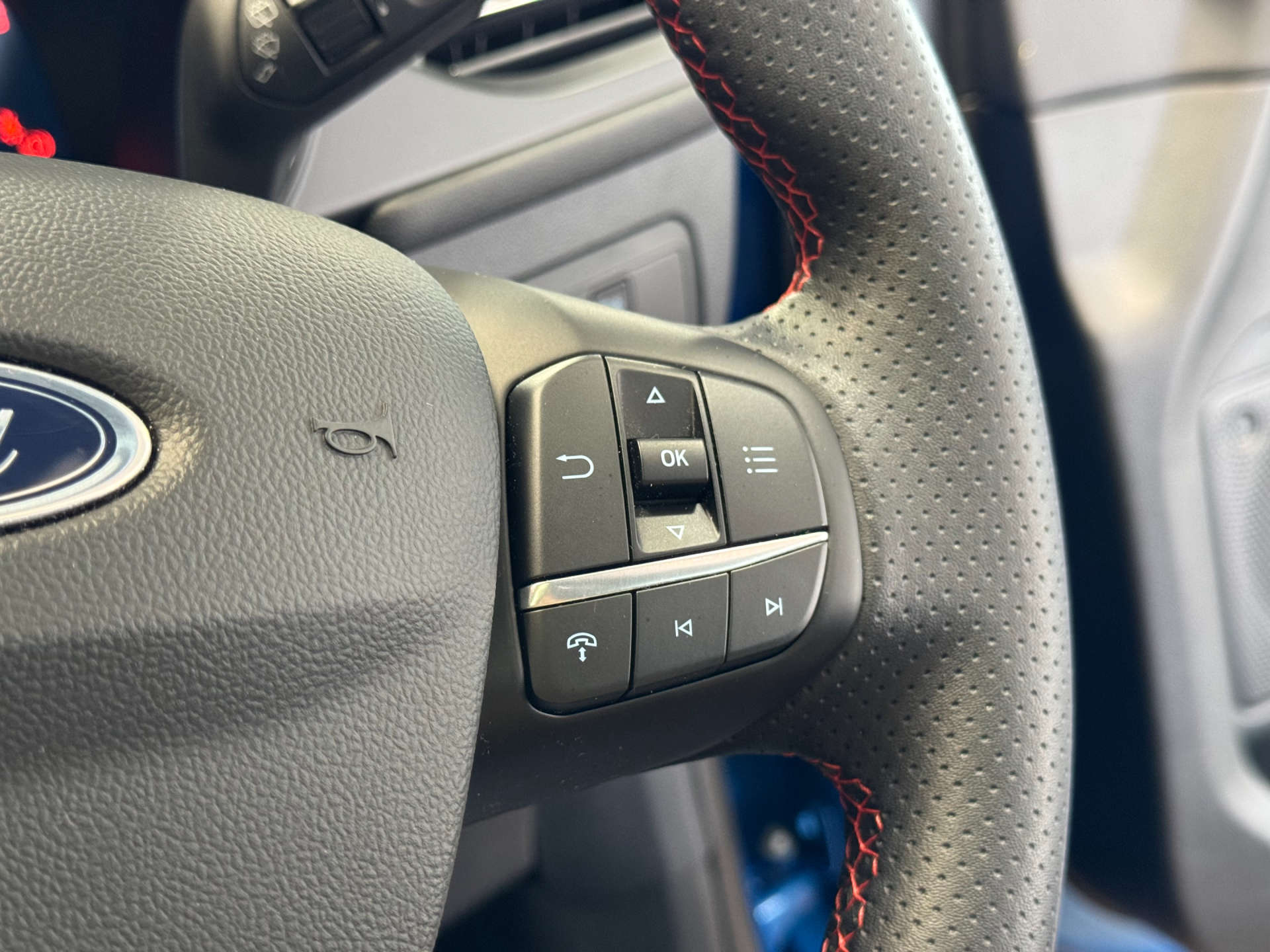 FORD KUGA 2.5 Kuga Active HEV CVT 5dr #55