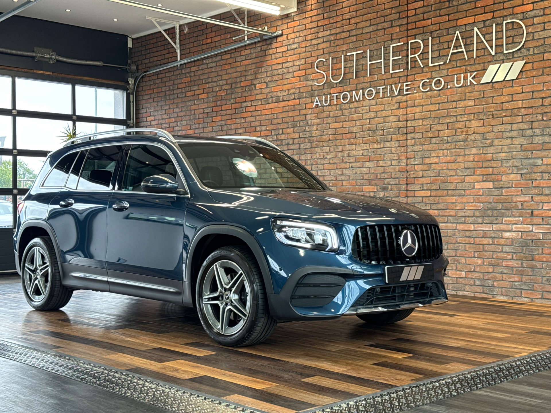 MERCEDES-BENZ GLB 1.3 GLB 200 AMG Line Premium Auto 5dr #3