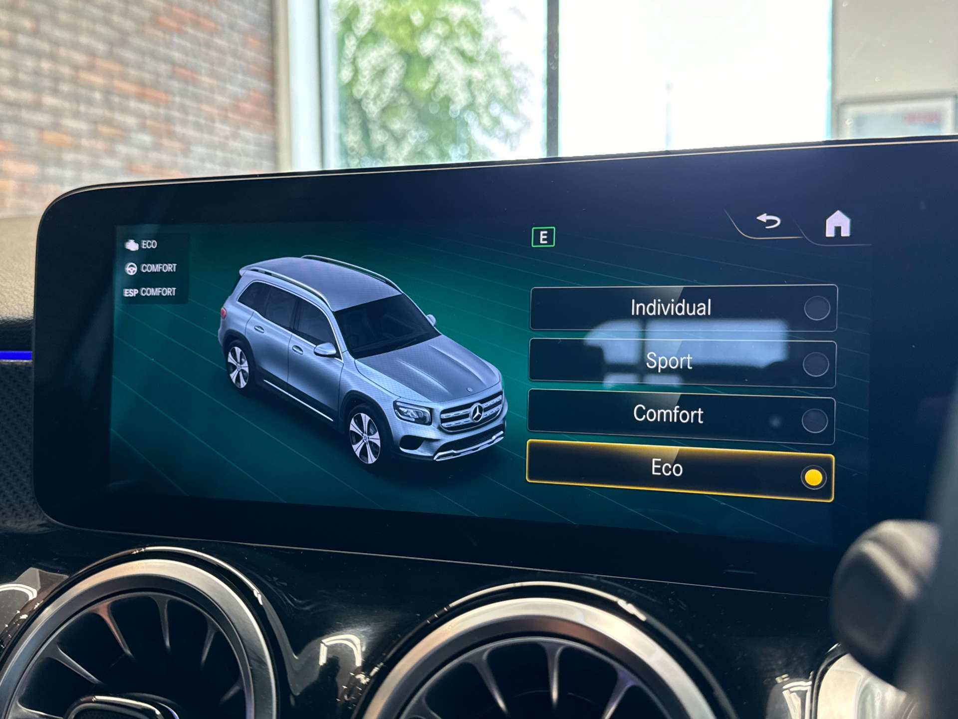 MERCEDES-BENZ GLB 1.3 GLB 200 AMG Line Premium Auto 5dr #36