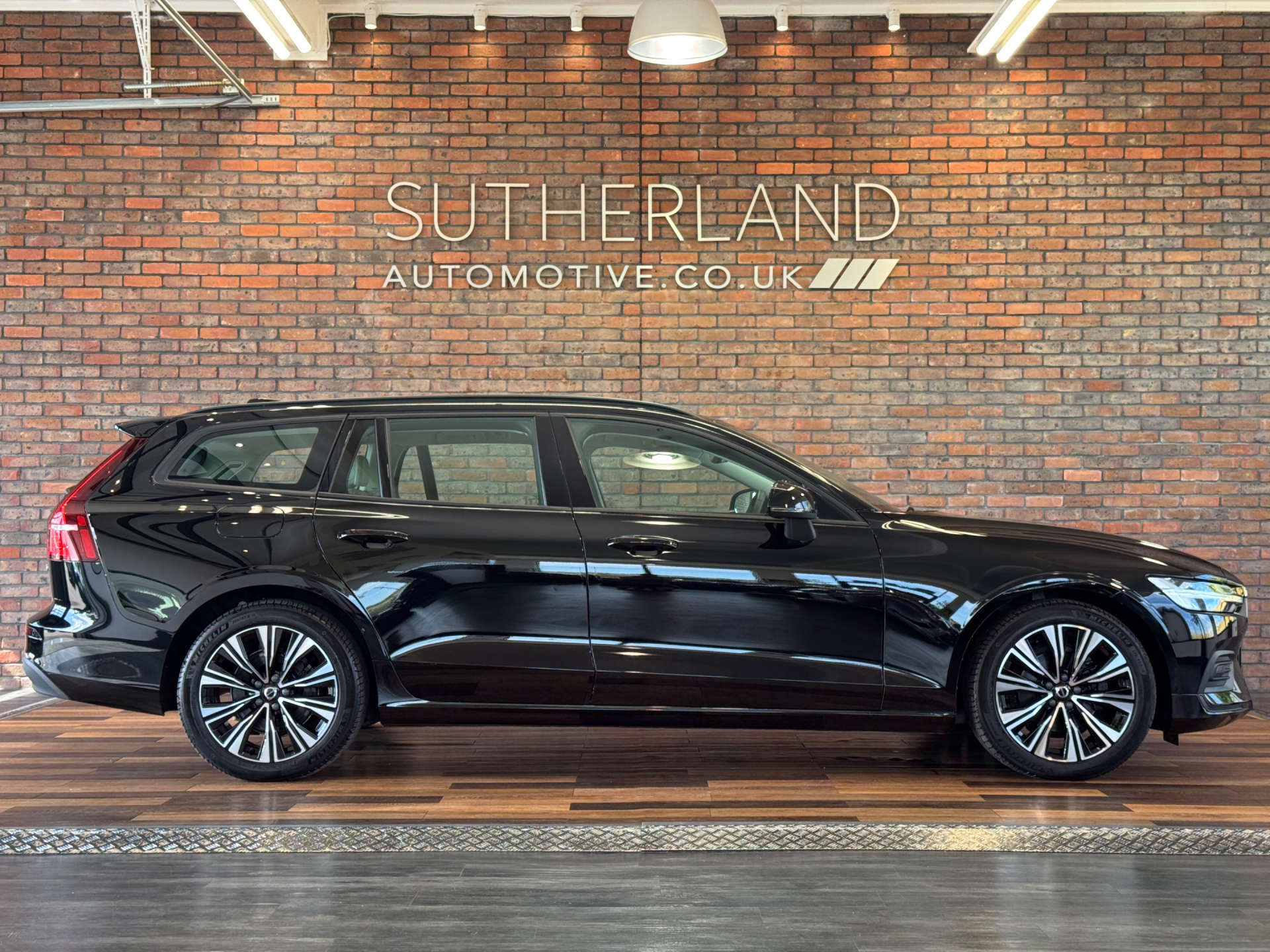 VOLVO V60 2.0 V60 Core B3 MHEV Auto 5dr #2