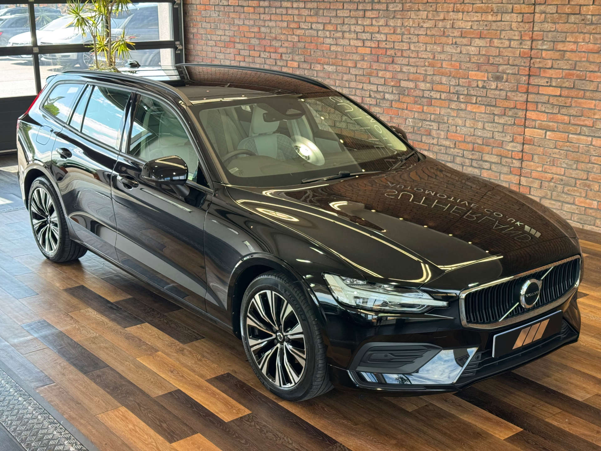 VOLVO V60 2.0 V60 Core B3 MHEV Auto 5dr #5