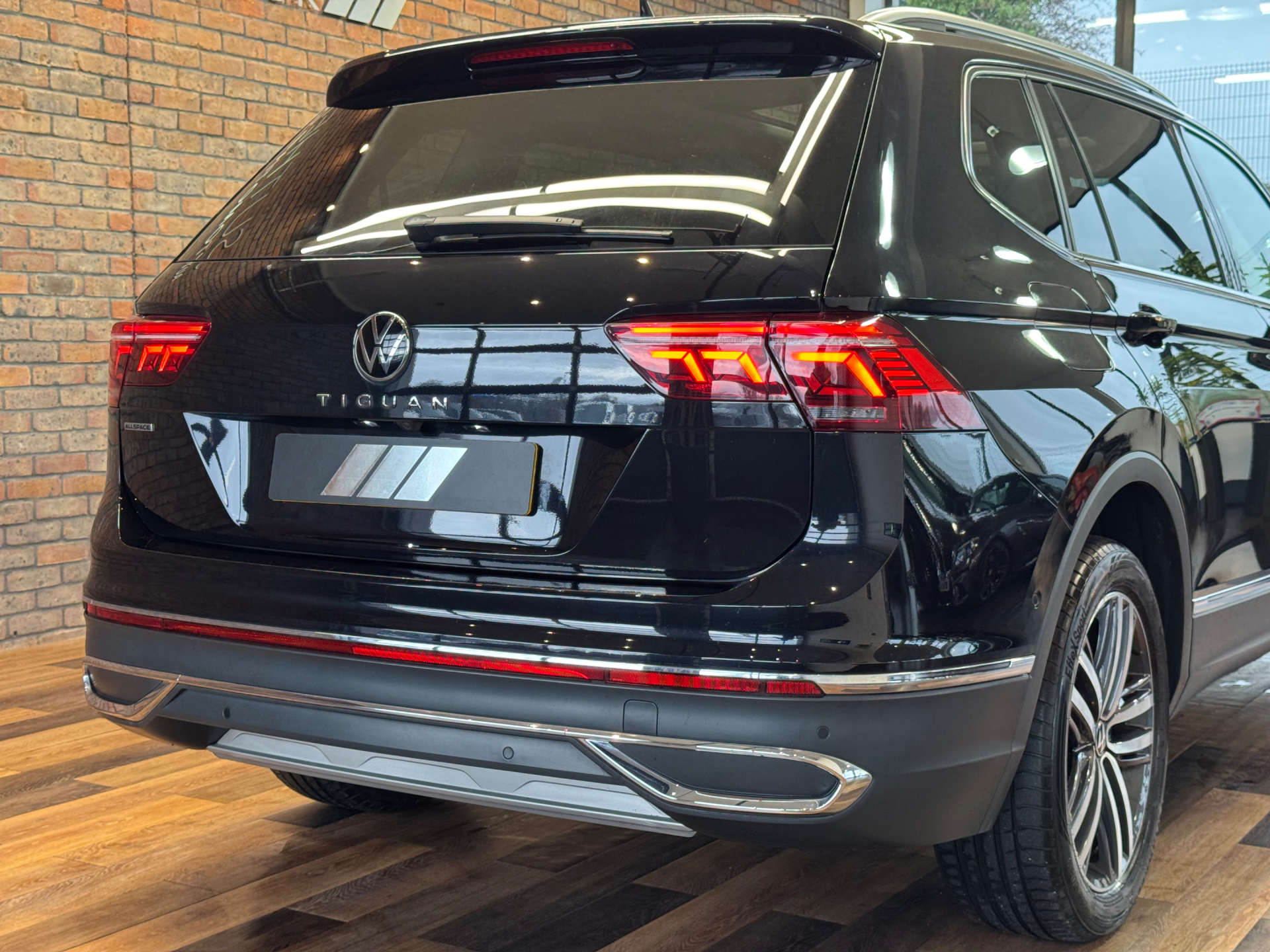 VOLKSWAGEN TIGUAN 2.0 Tiguan Allspace Elegance TDI Semi-Auto 5dr #14