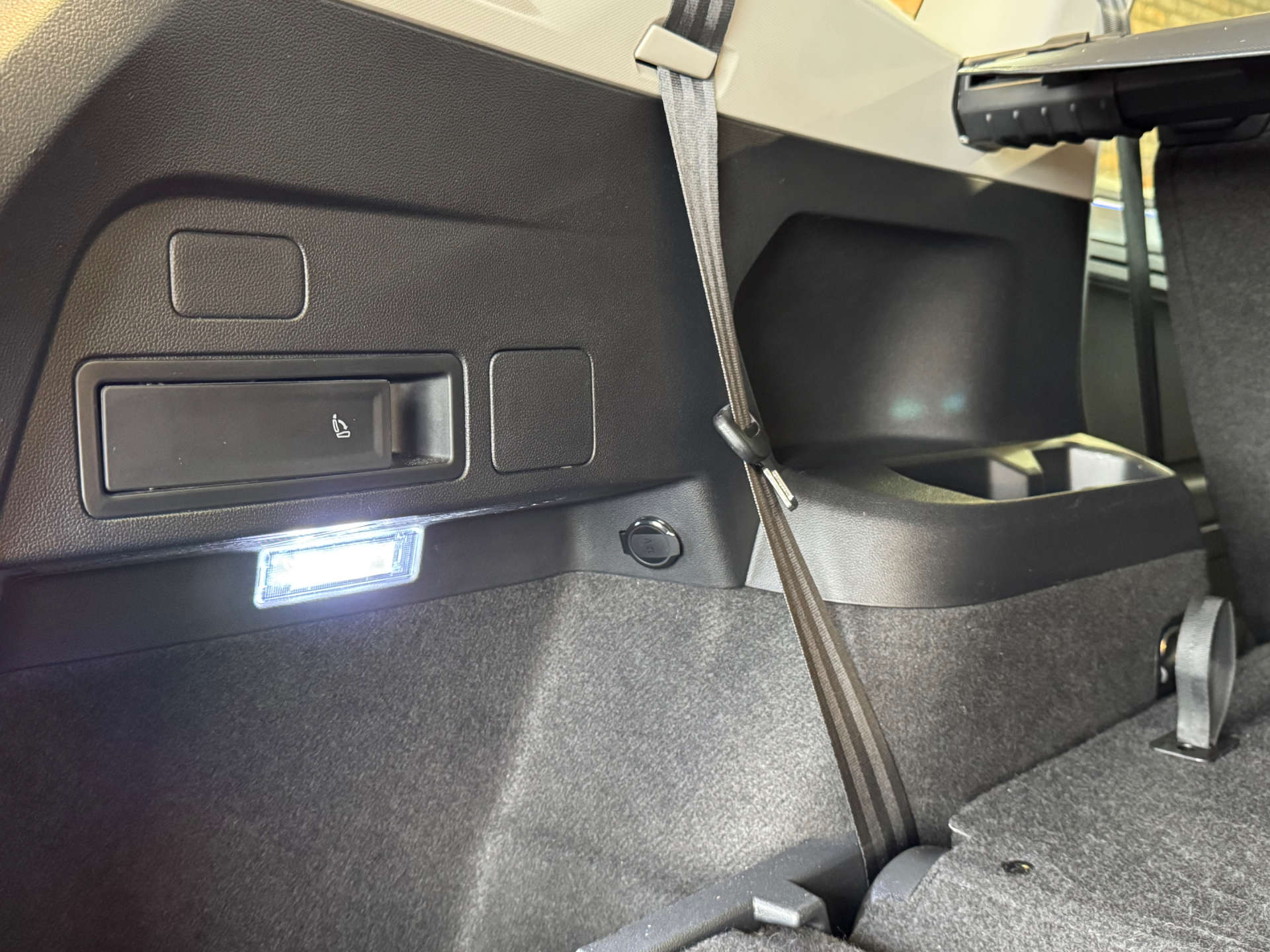 VOLKSWAGEN TIGUAN 2.0 Tiguan Allspace Elegance TDI Semi-Auto 5dr #18