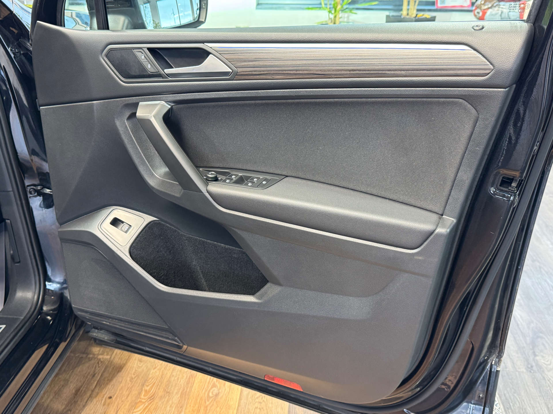 VOLKSWAGEN TIGUAN 2.0 Tiguan Allspace Elegance TDI Semi-Auto 5dr #30