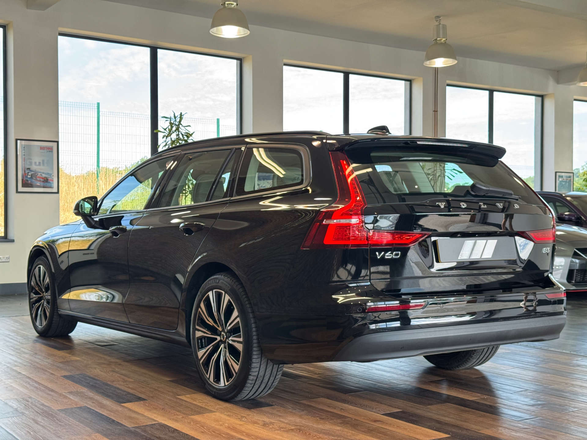 VOLVO V60 2.0 V60 Core B3 MHEV Auto 5dr #9