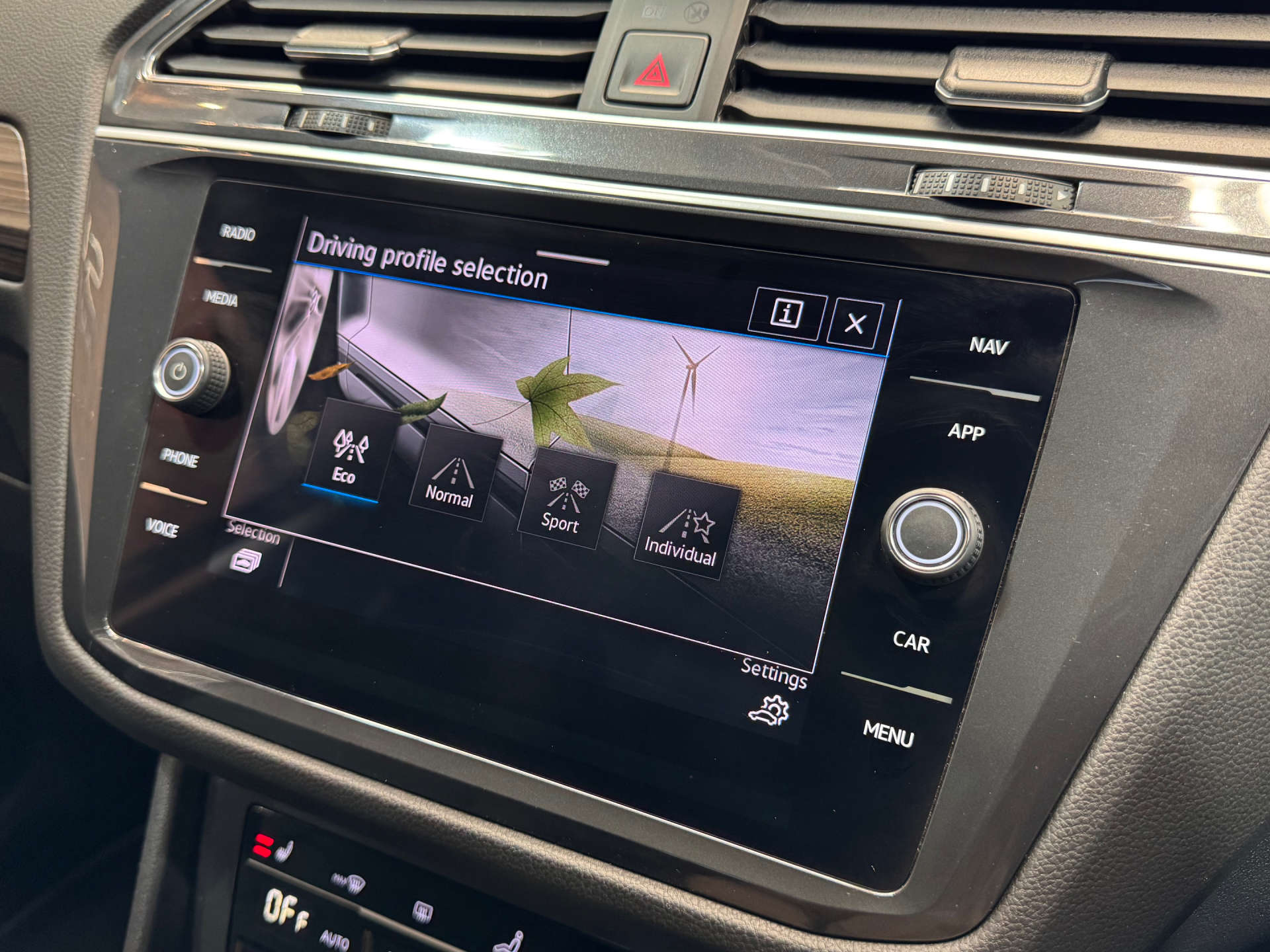 VOLKSWAGEN TIGUAN 2.0 Tiguan Allspace Elegance TDI Semi-Auto 5dr #38