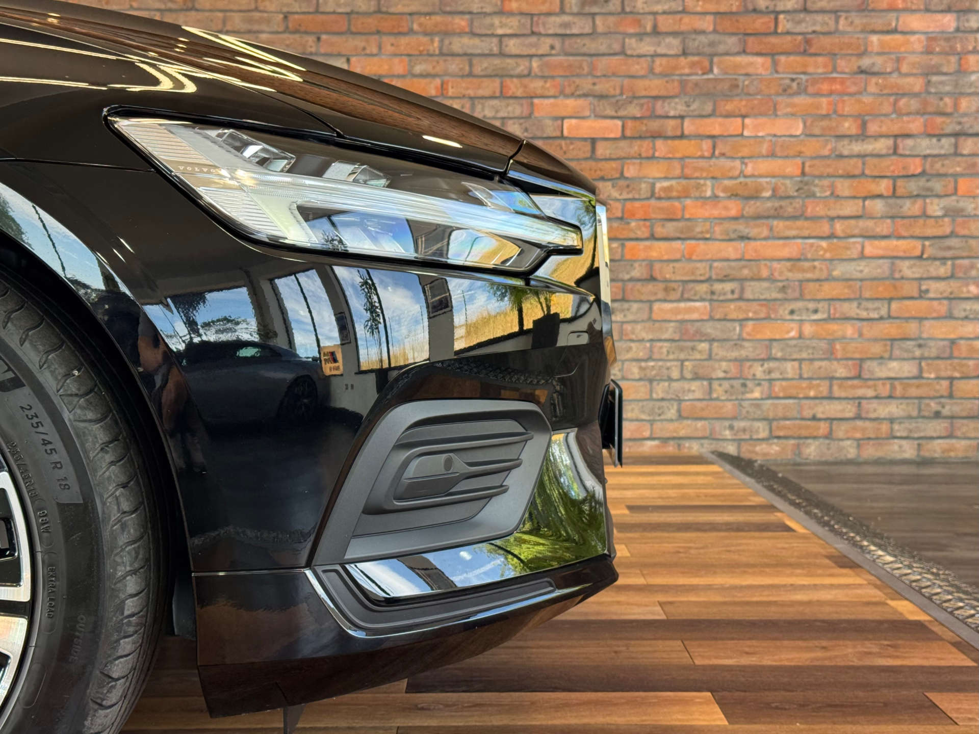 VOLVO V60 2.0 V60 Core B3 MHEV Auto 5dr #13