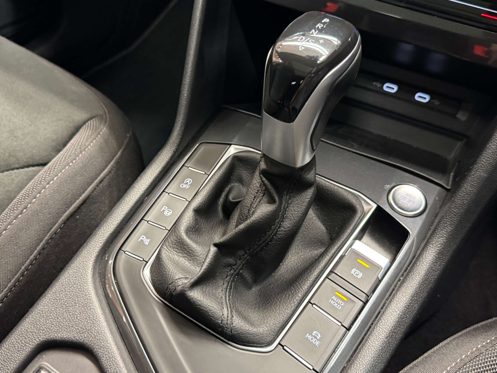 VOLKSWAGEN TIGUAN 2.0 Tiguan Allspace Elegance TDI Semi-Auto 5dr #42